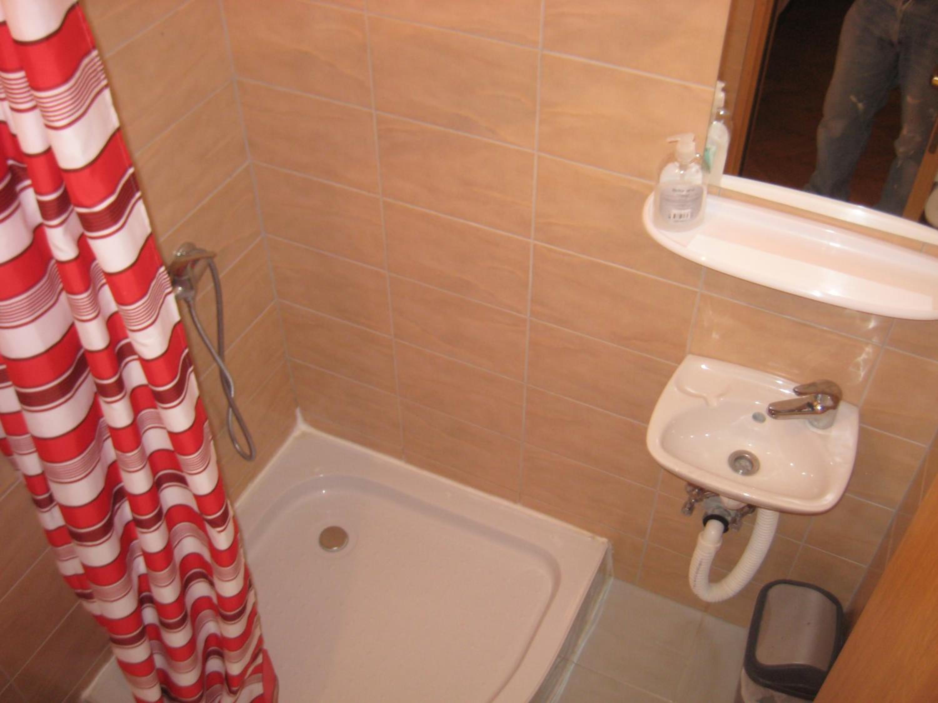 Triple Room with Bathroom - Photo 2