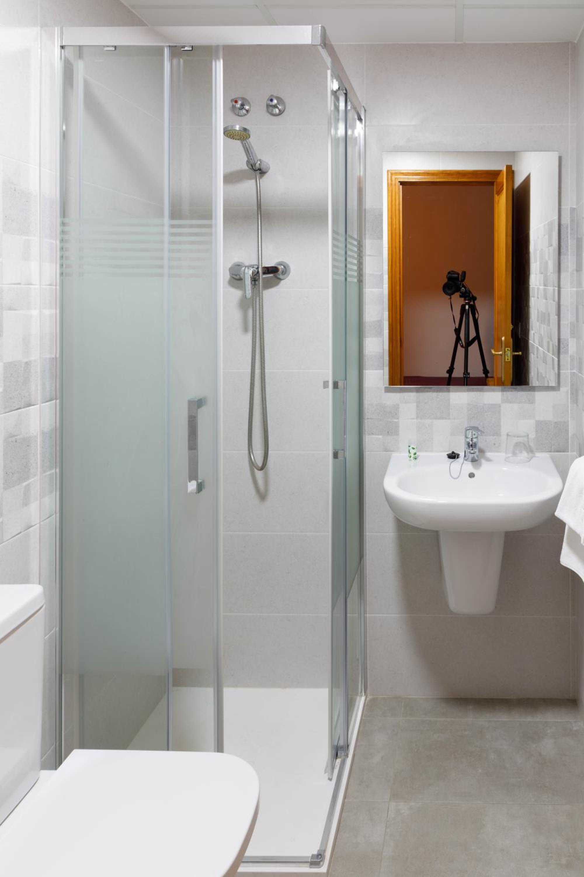 Budget Single Room photo 3