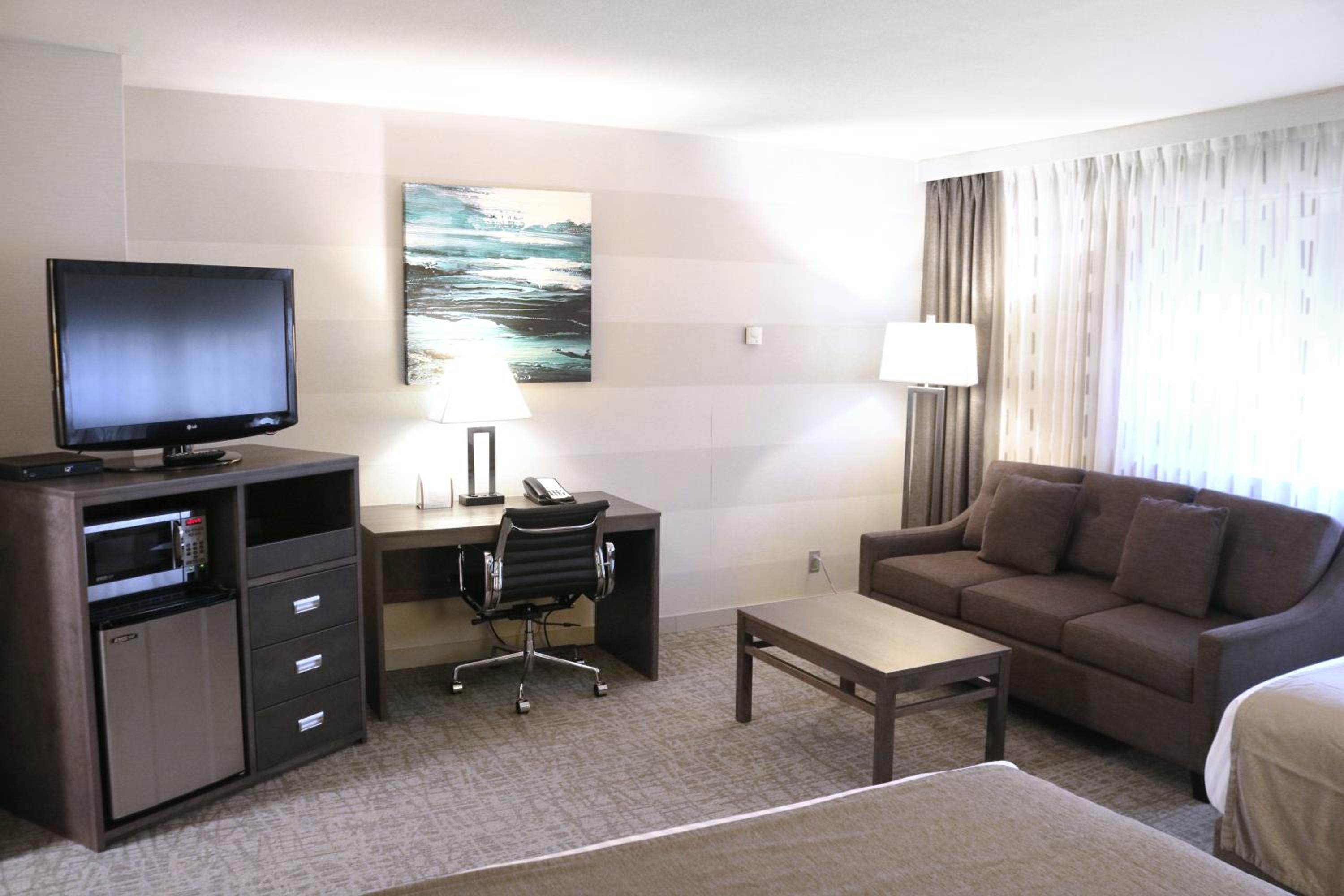 Large Queen Room with Two Queen Beds - Non-Smoking - Photo 13