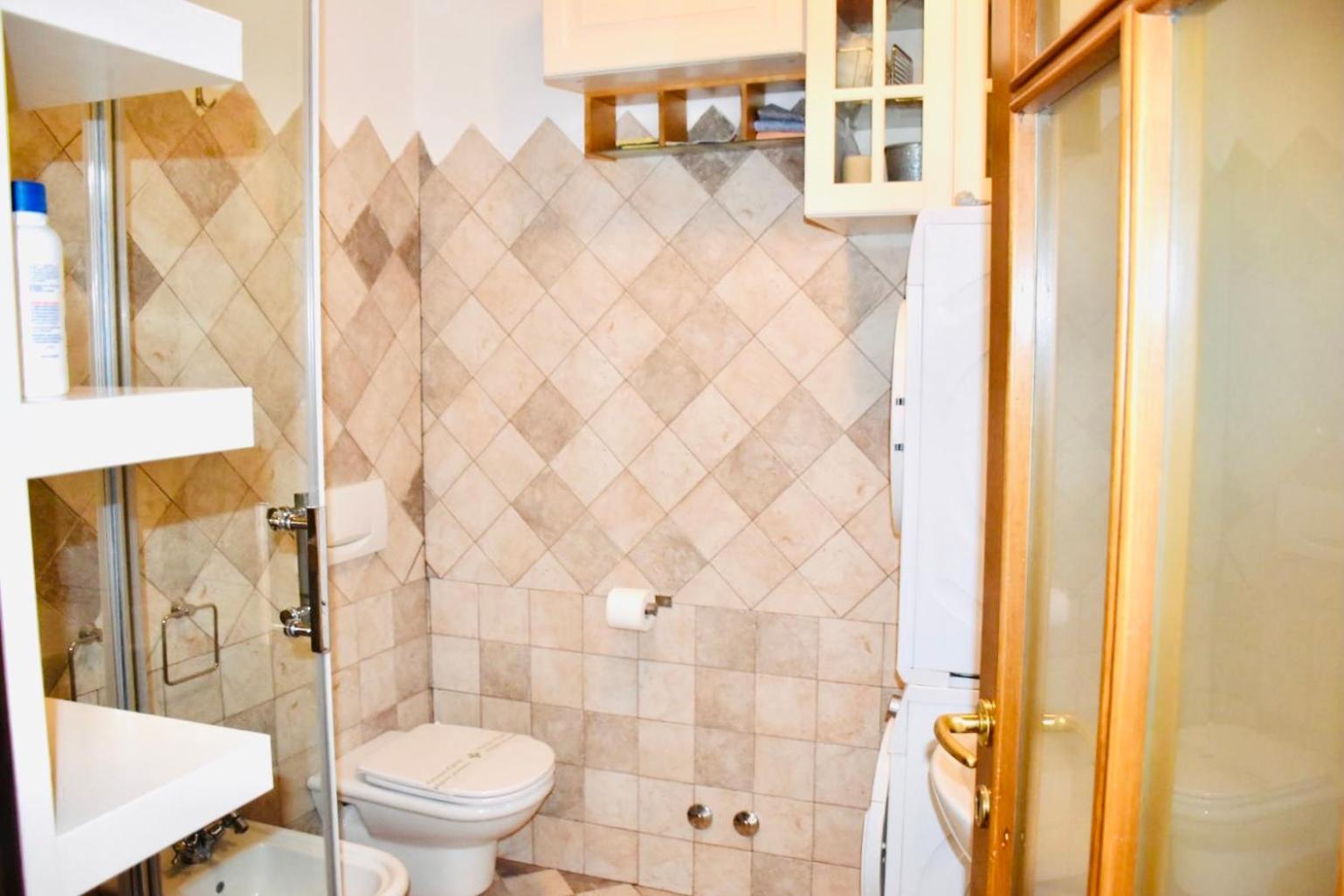 Duplex Apartment - Photo 33