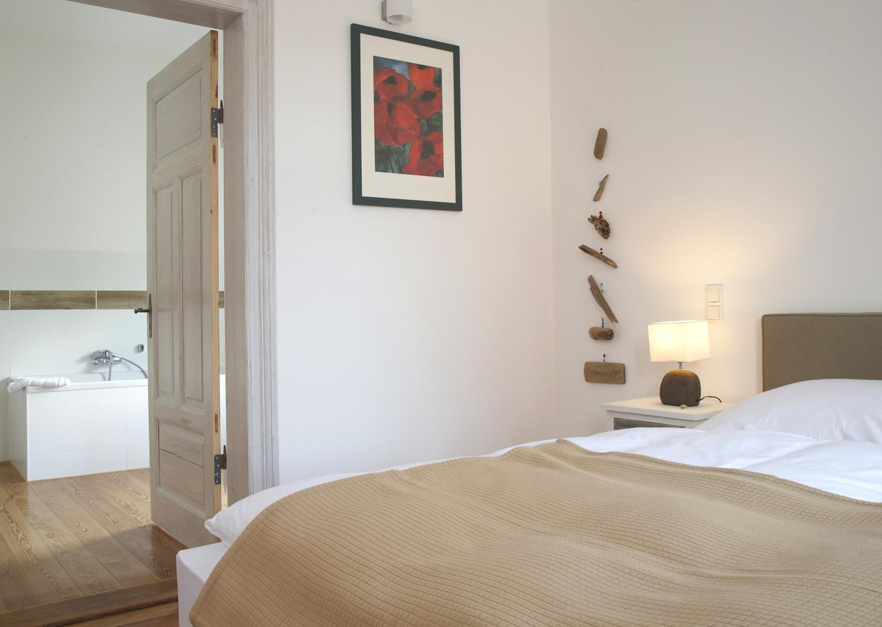 One-Bedroom Apartment 12 with Balcony Sea View - Photo 6