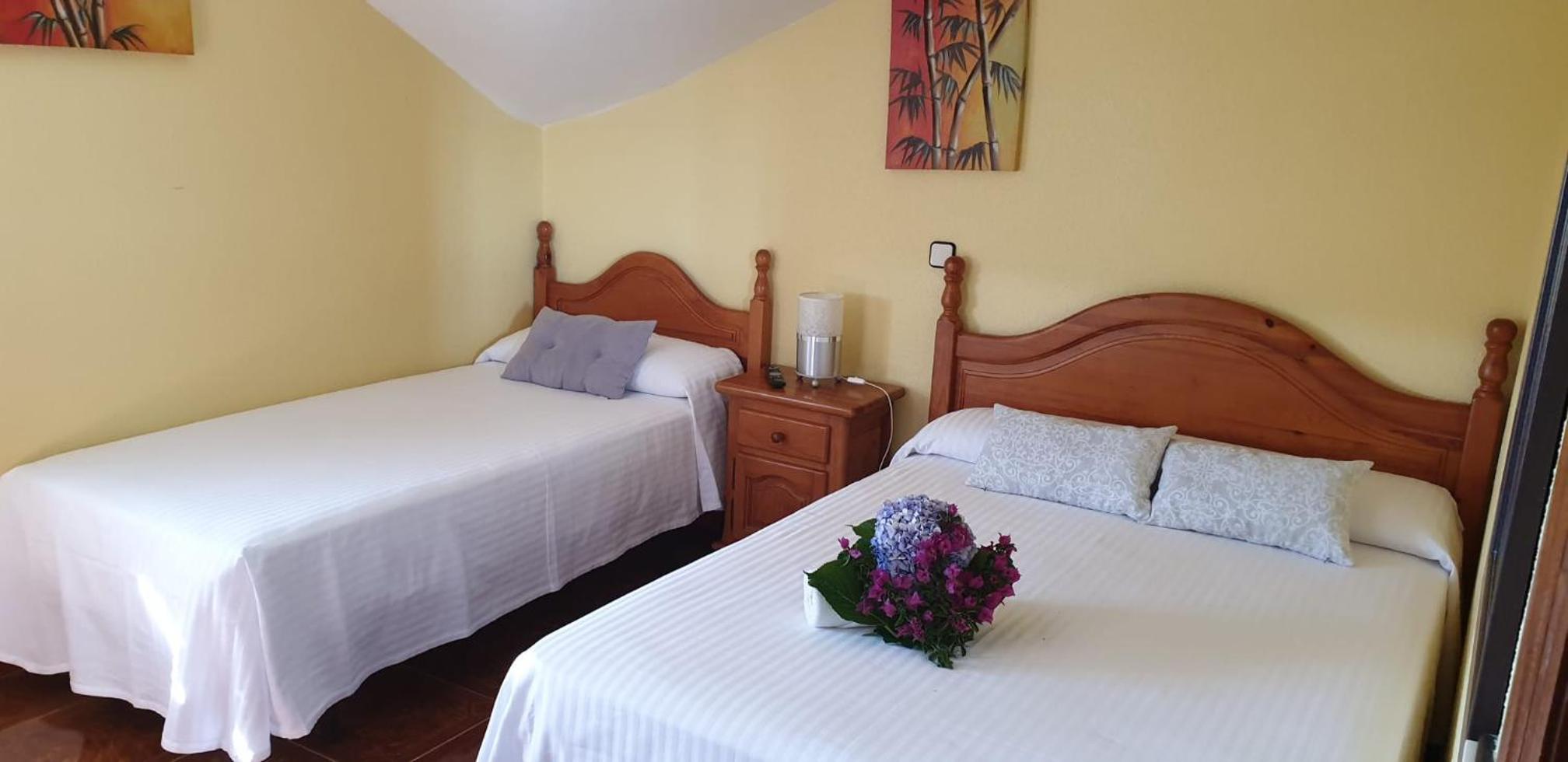 Habitación Triple con Baño Privado