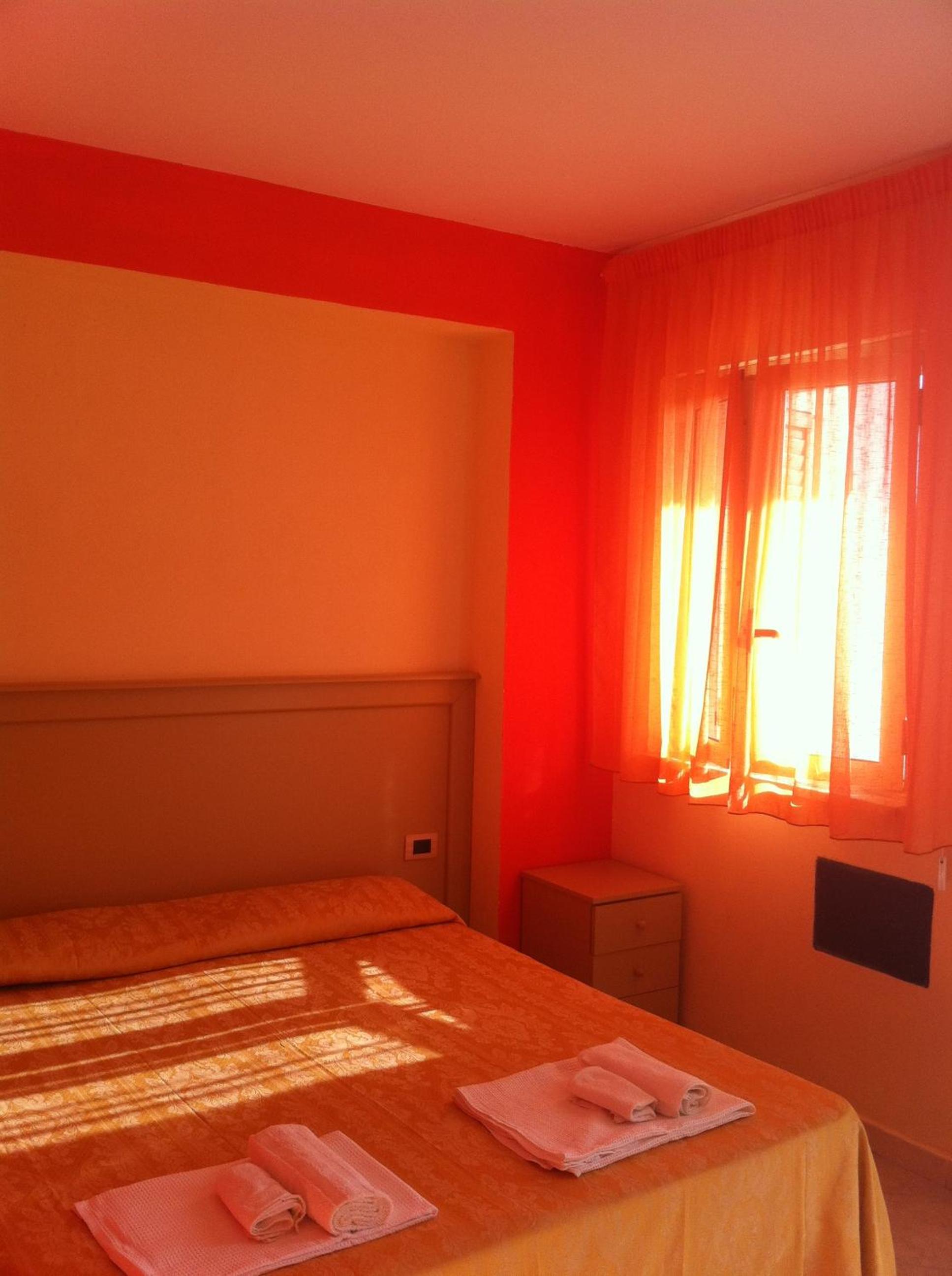 Double Room - Photo 8
