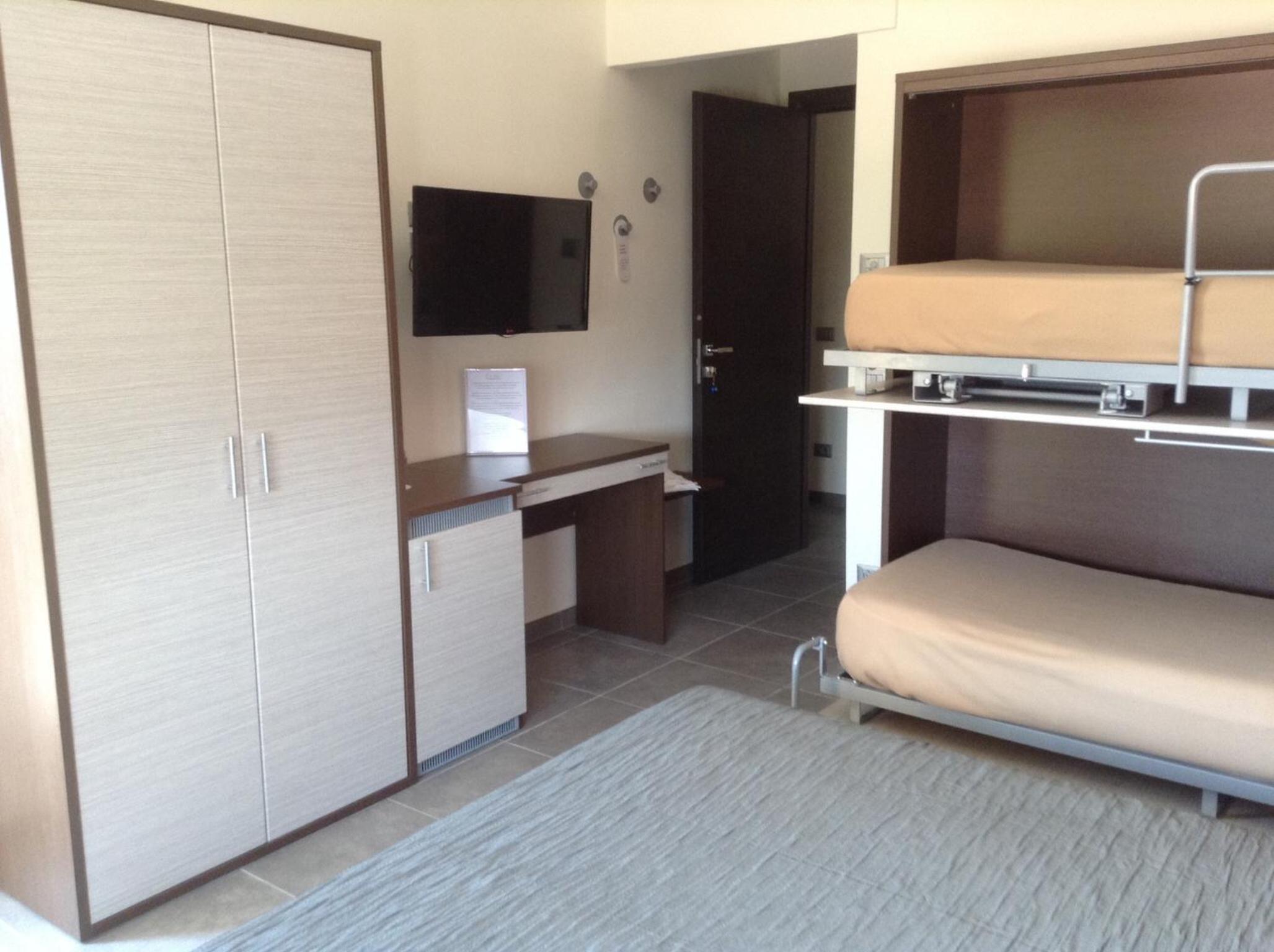 Quadruple Room - Photo 5