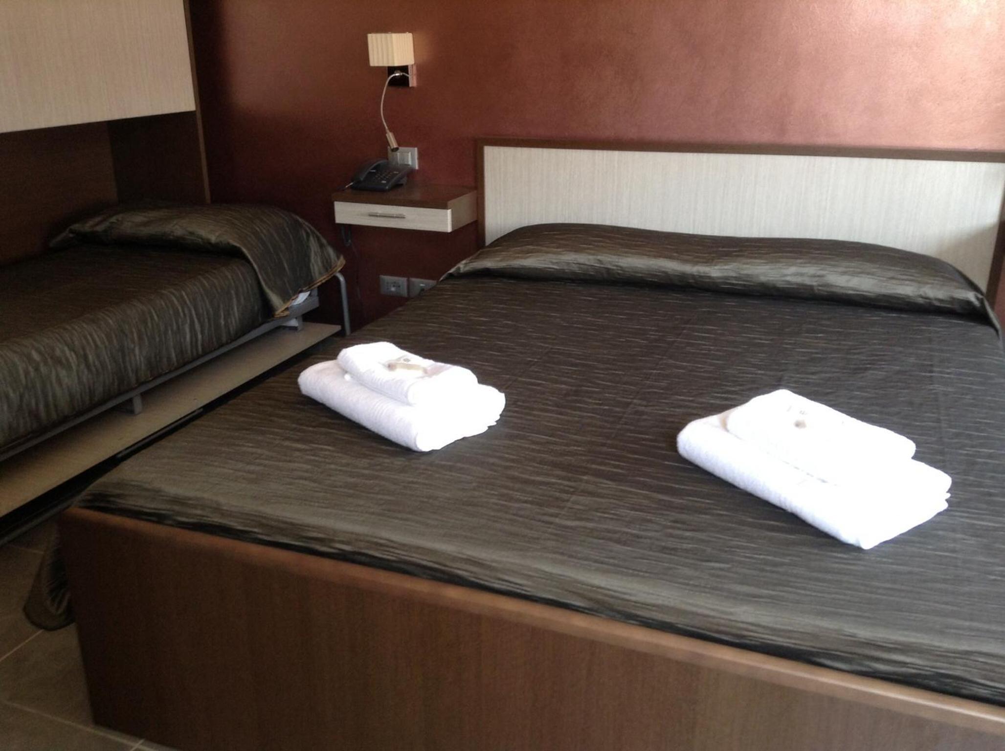 Triple Room - Photo 7