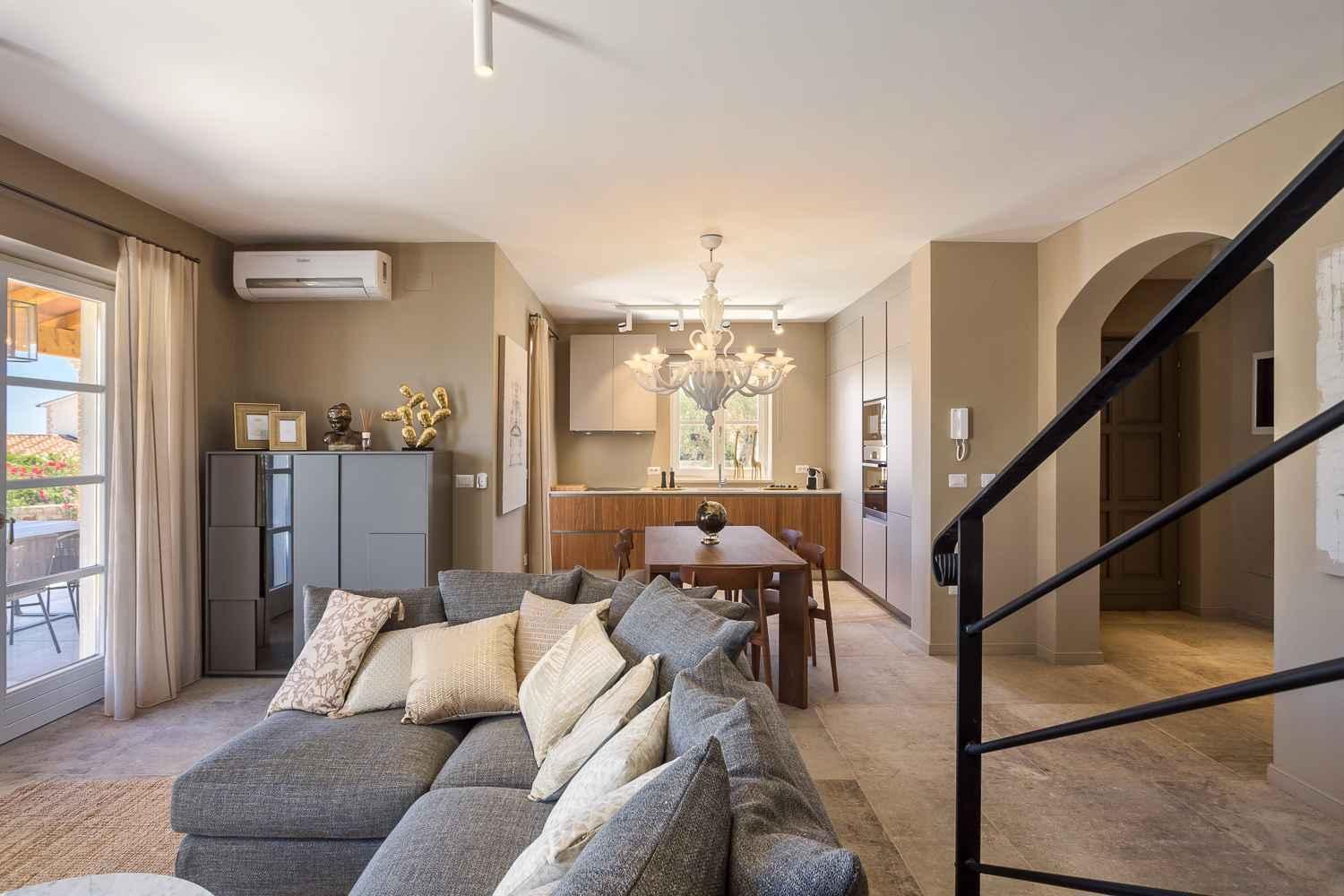 Villa photo 1