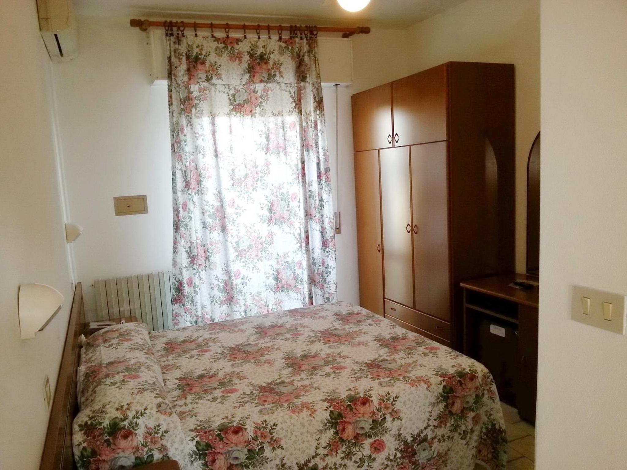 Economy Double or Twin Room photo 3