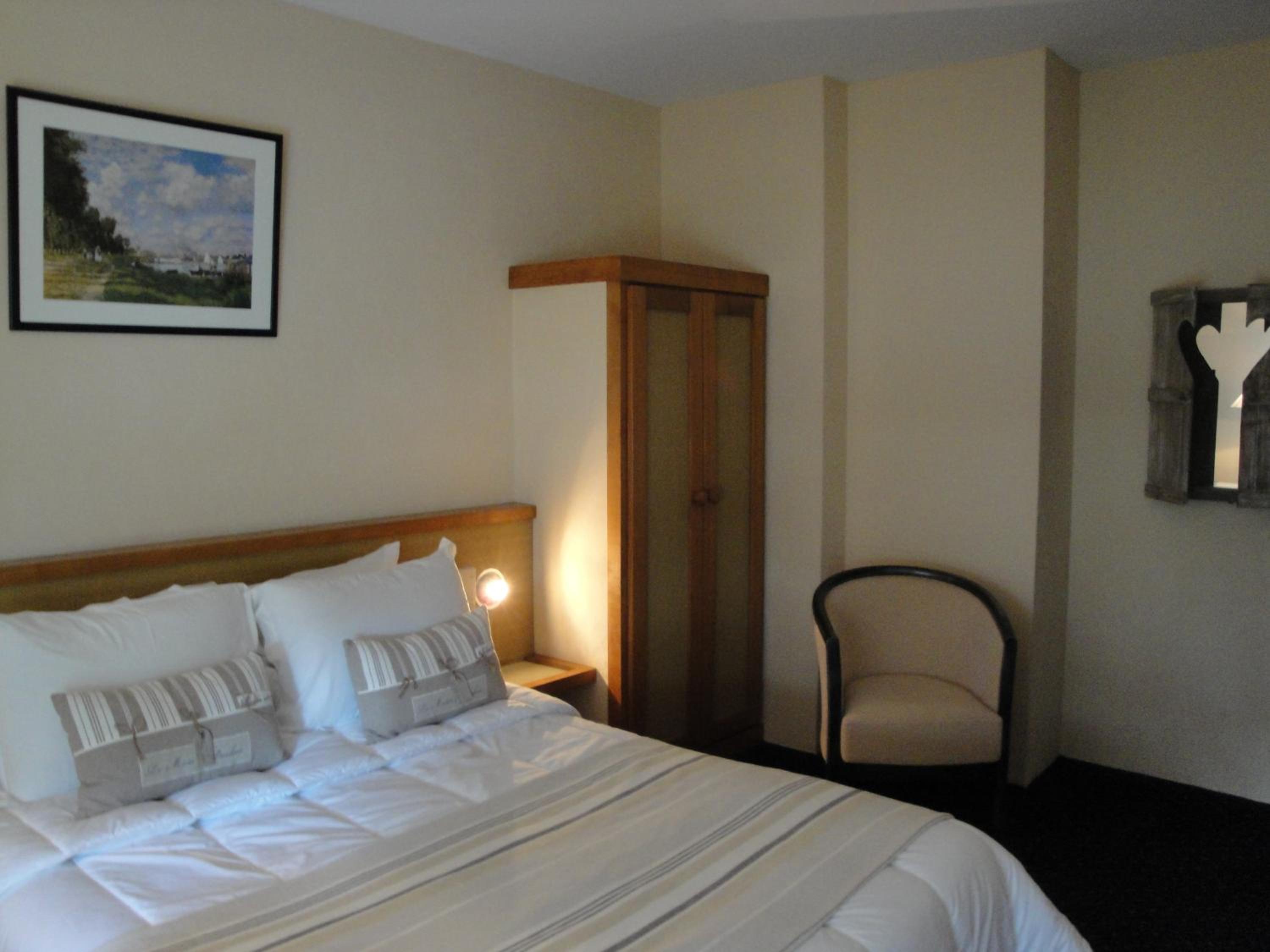 Standard Double Room - Photo 3
