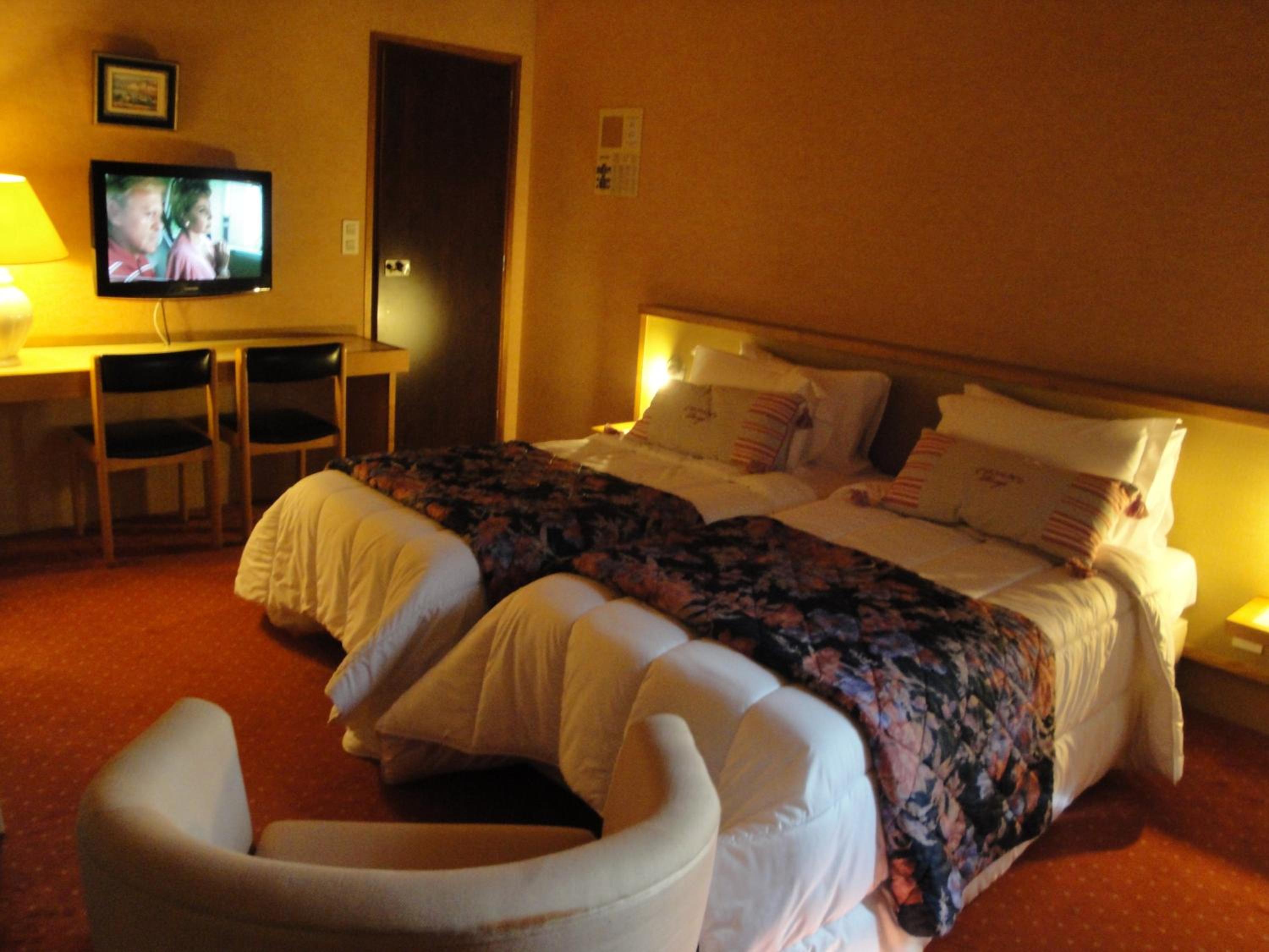 Standard Twin Room - Photo 1