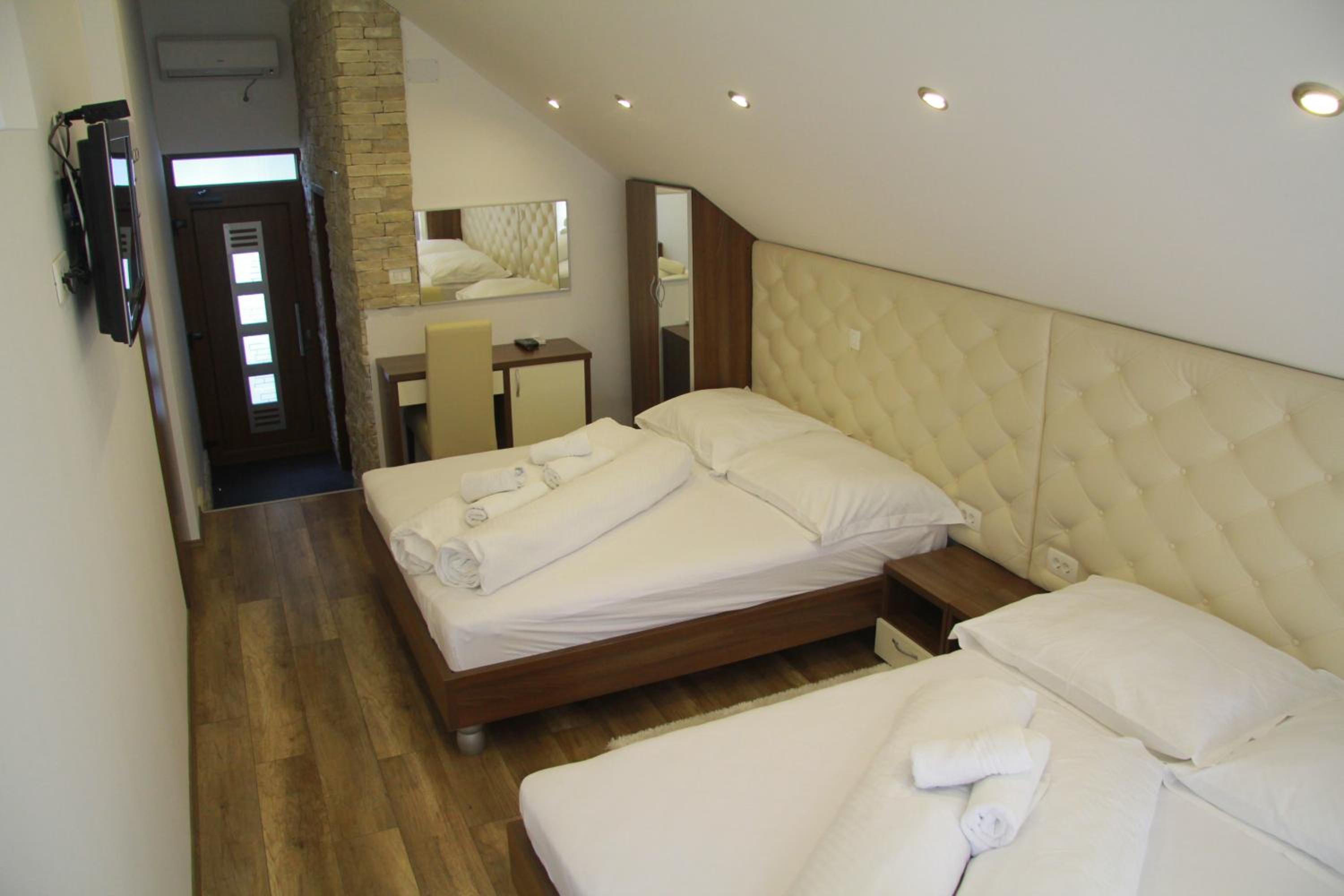 Comfort Quadruple Room - Photo 2