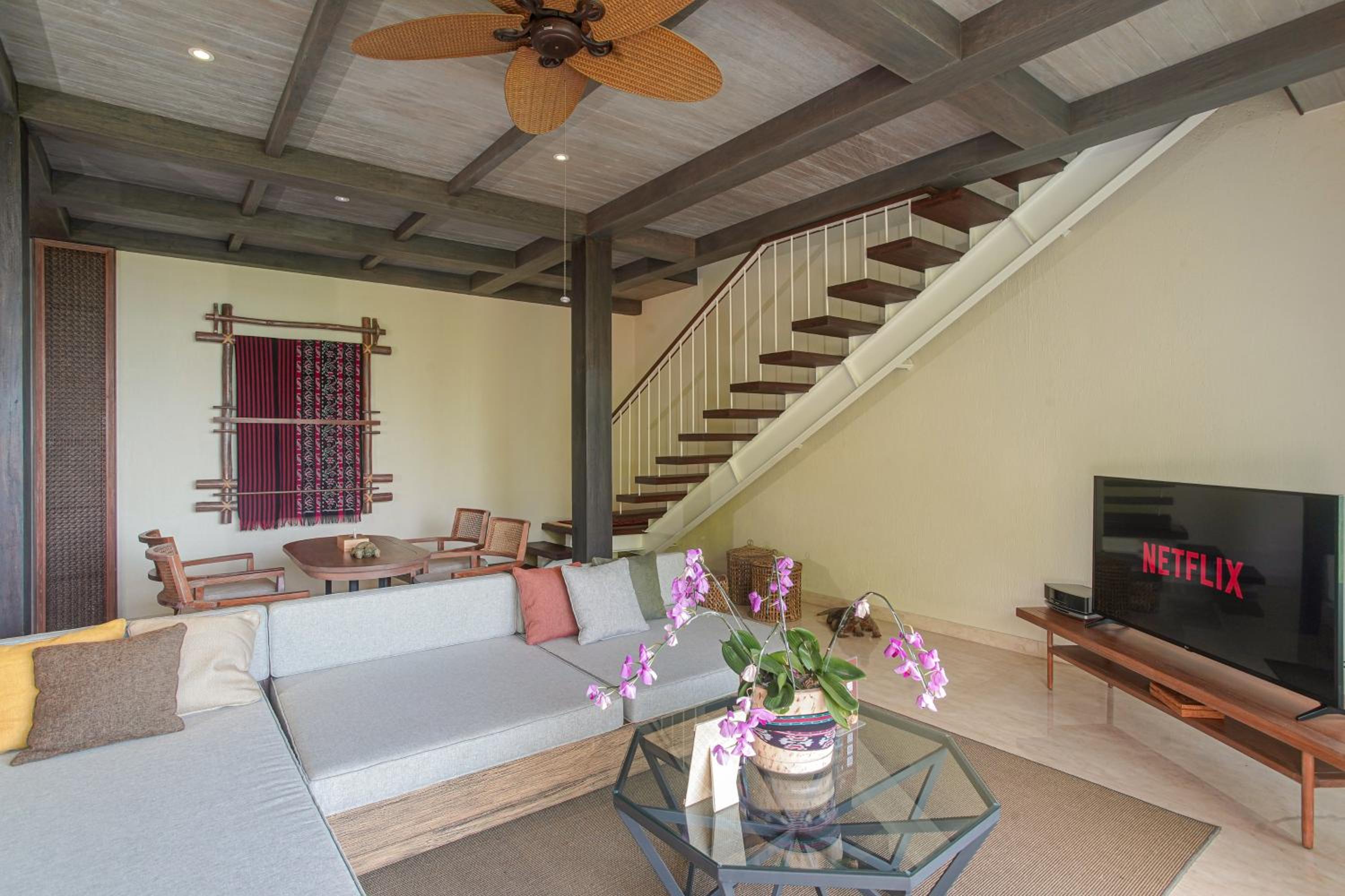 Hanging Pool Residence with Free Exclusive Benefit - Photo 9
