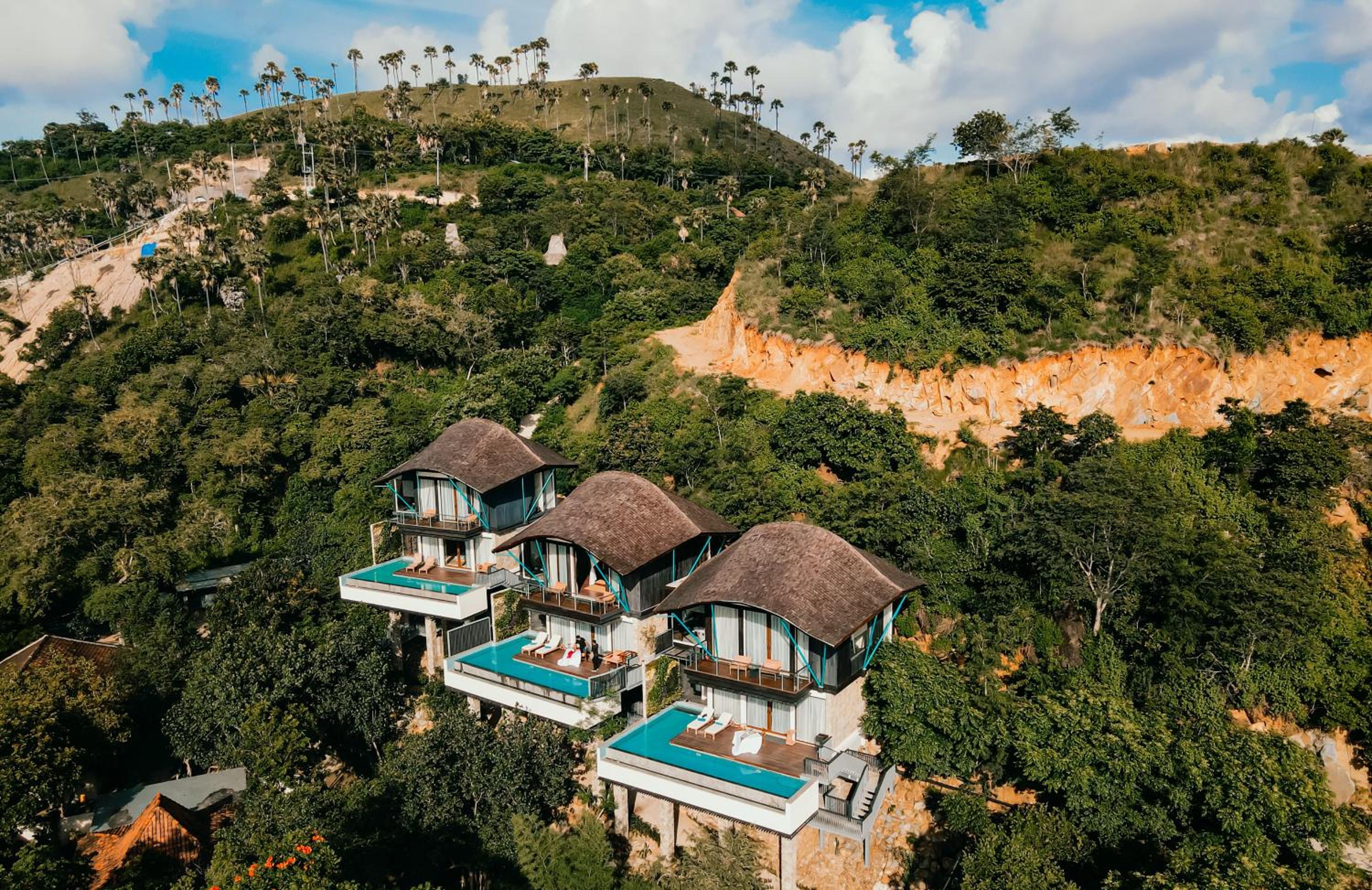 Hanging Pool Residence with Free Exclusive Benefit - Photo 11