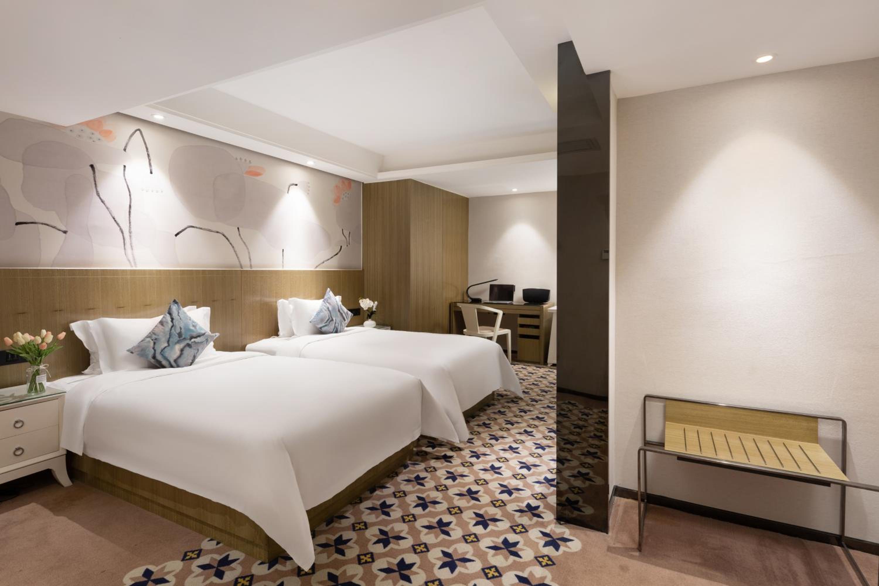 Superior Twin Room with No Window