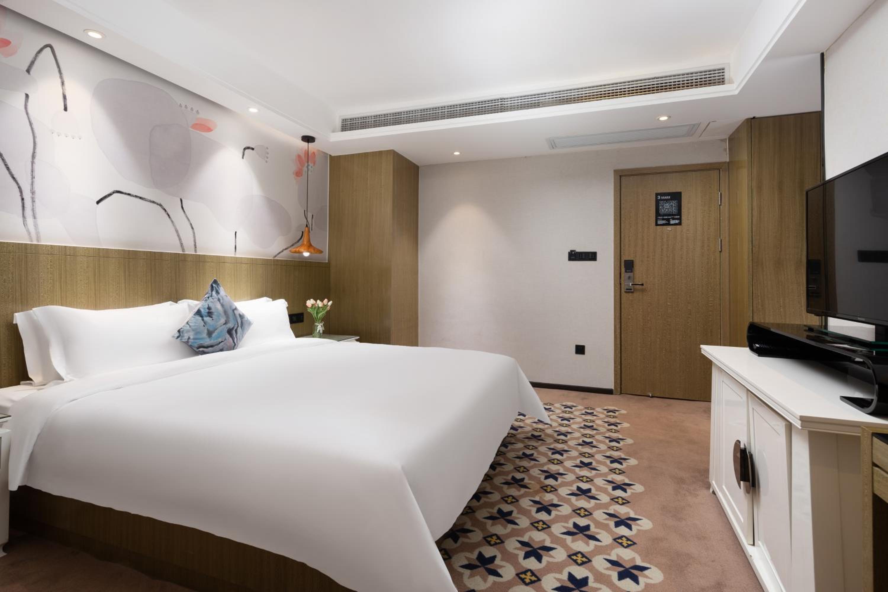 Superior Double Room-No Window - Photo 5