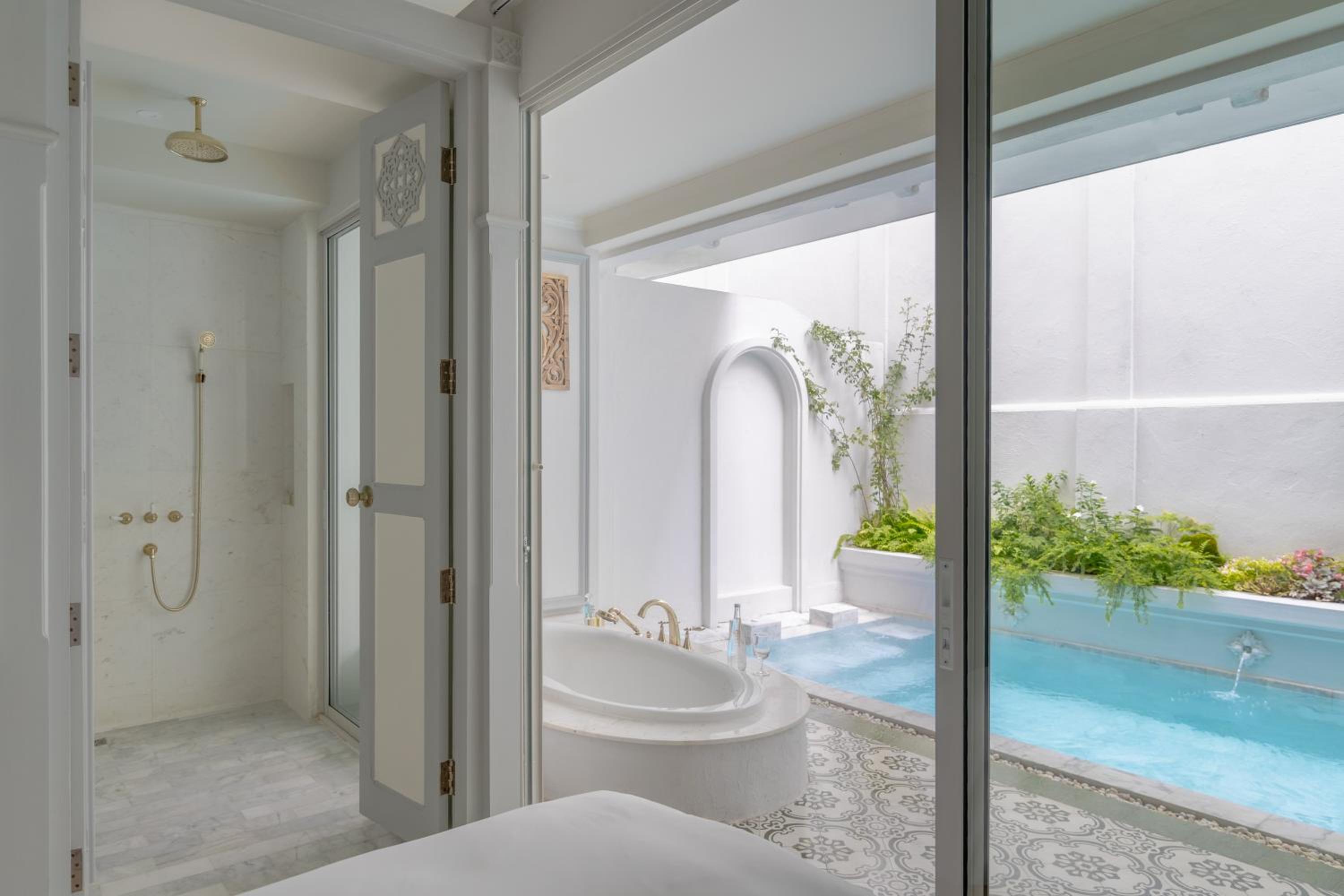 Junior Suite with Private Pool photo 2