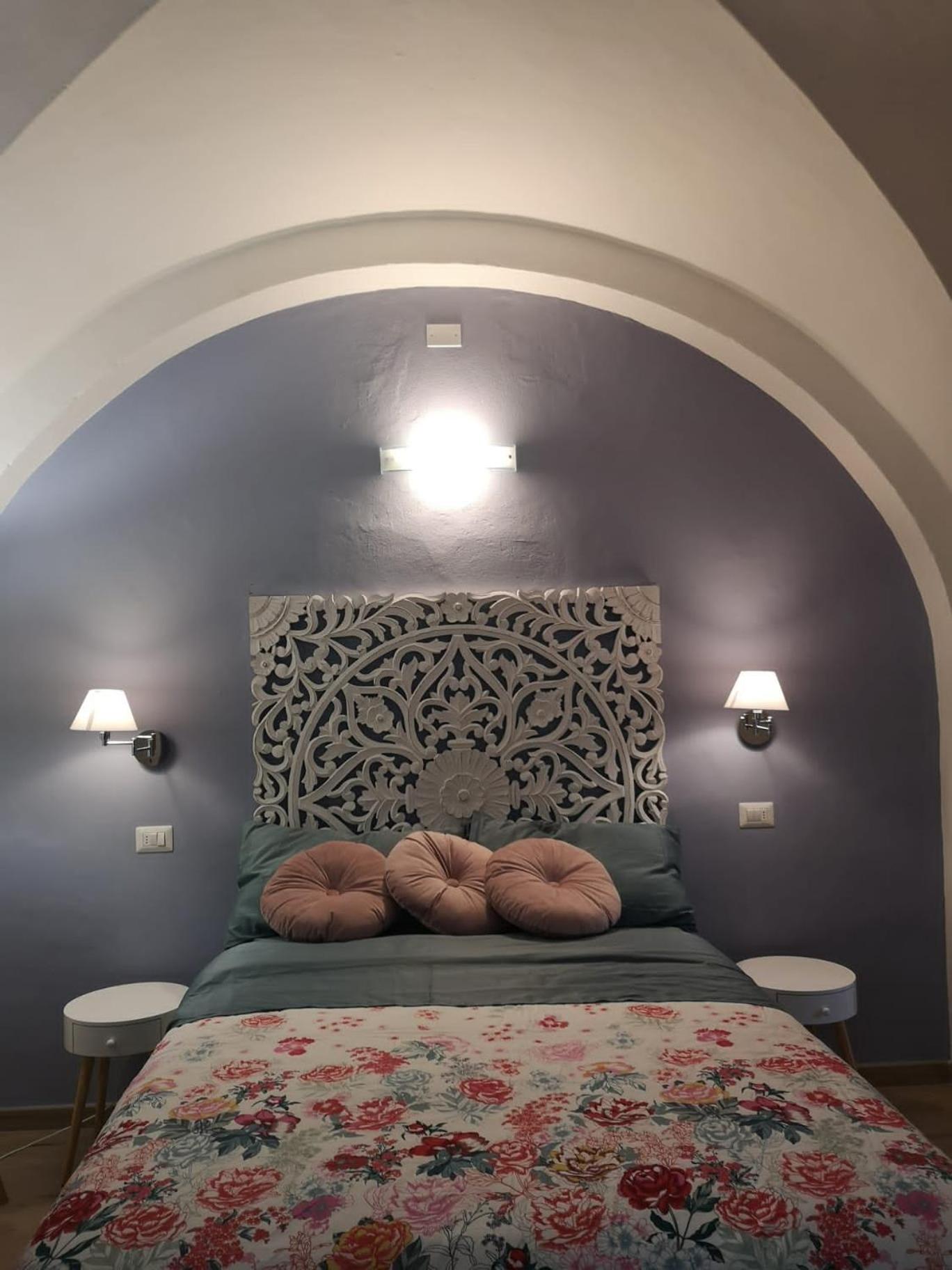 One-Bedroom House - Photo 18