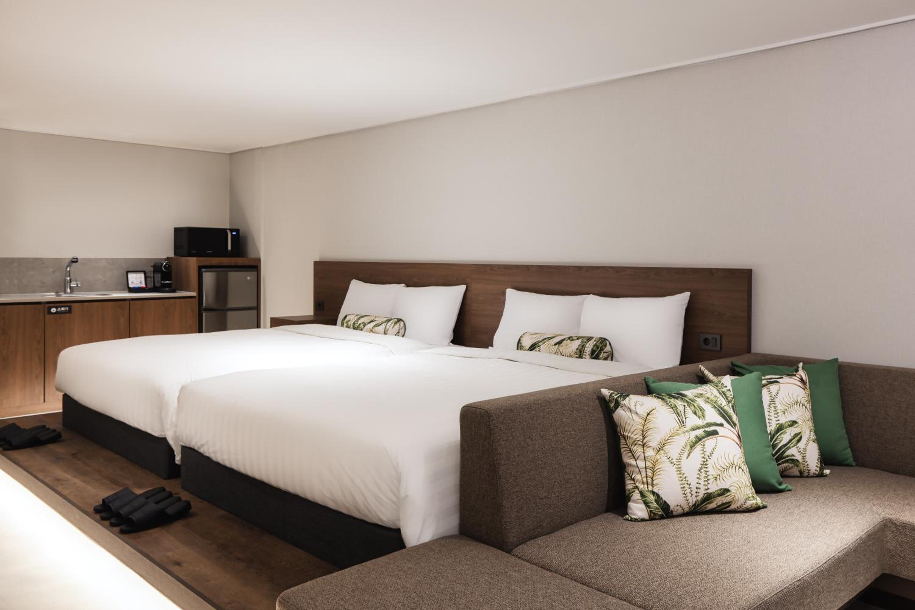 [More Than 4 Nights Package] Kensington Family Room With Ocean View - 25 Py + Breakfast For 2 + Americano For 2 photo 2