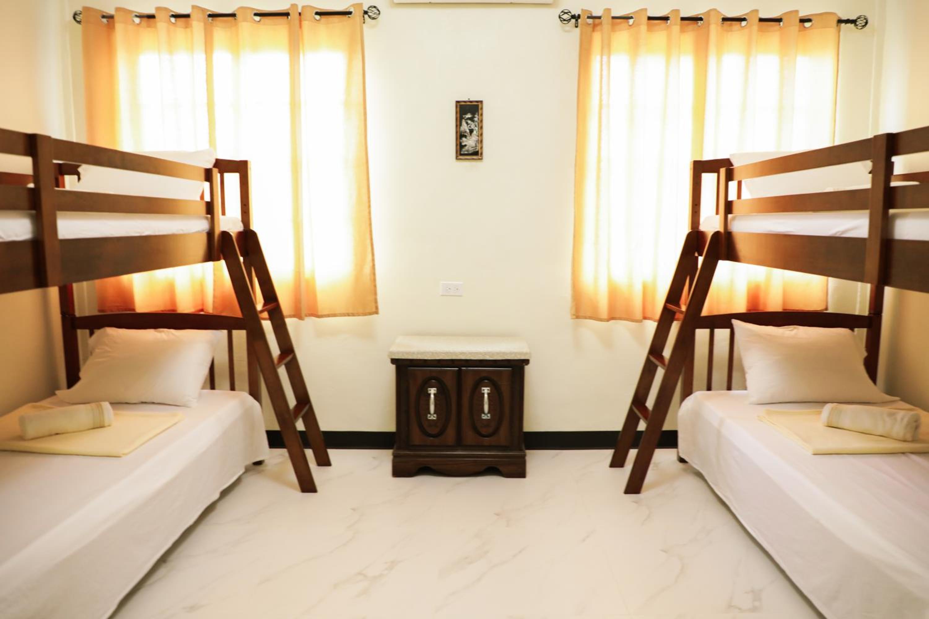 Bed in 4-Bed Female Dormitory Room photo 1