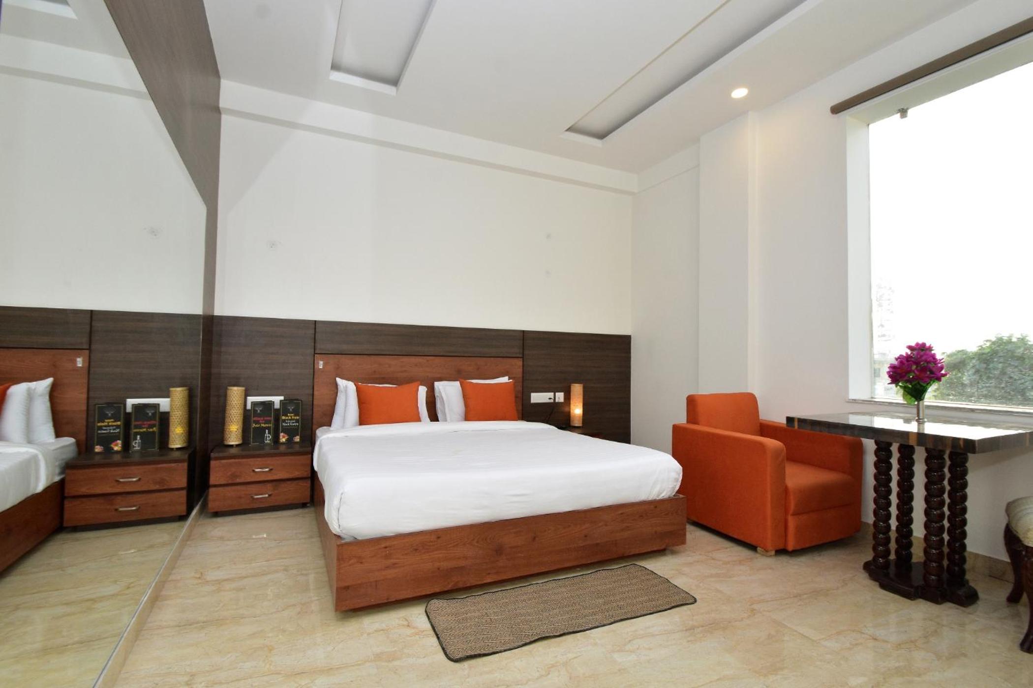 Twin Room - Photo 3