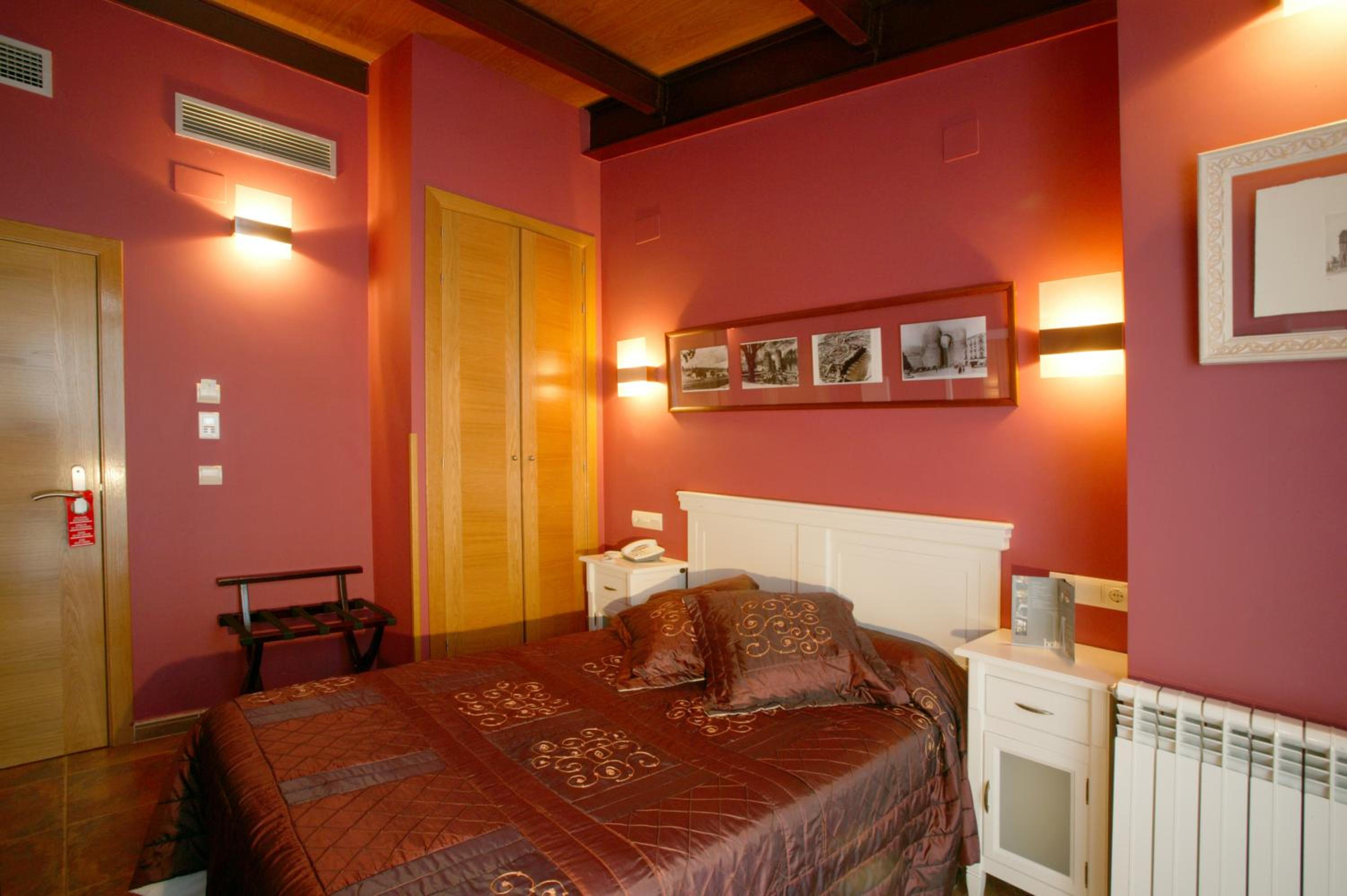 Double or Twin Room - Photo 22