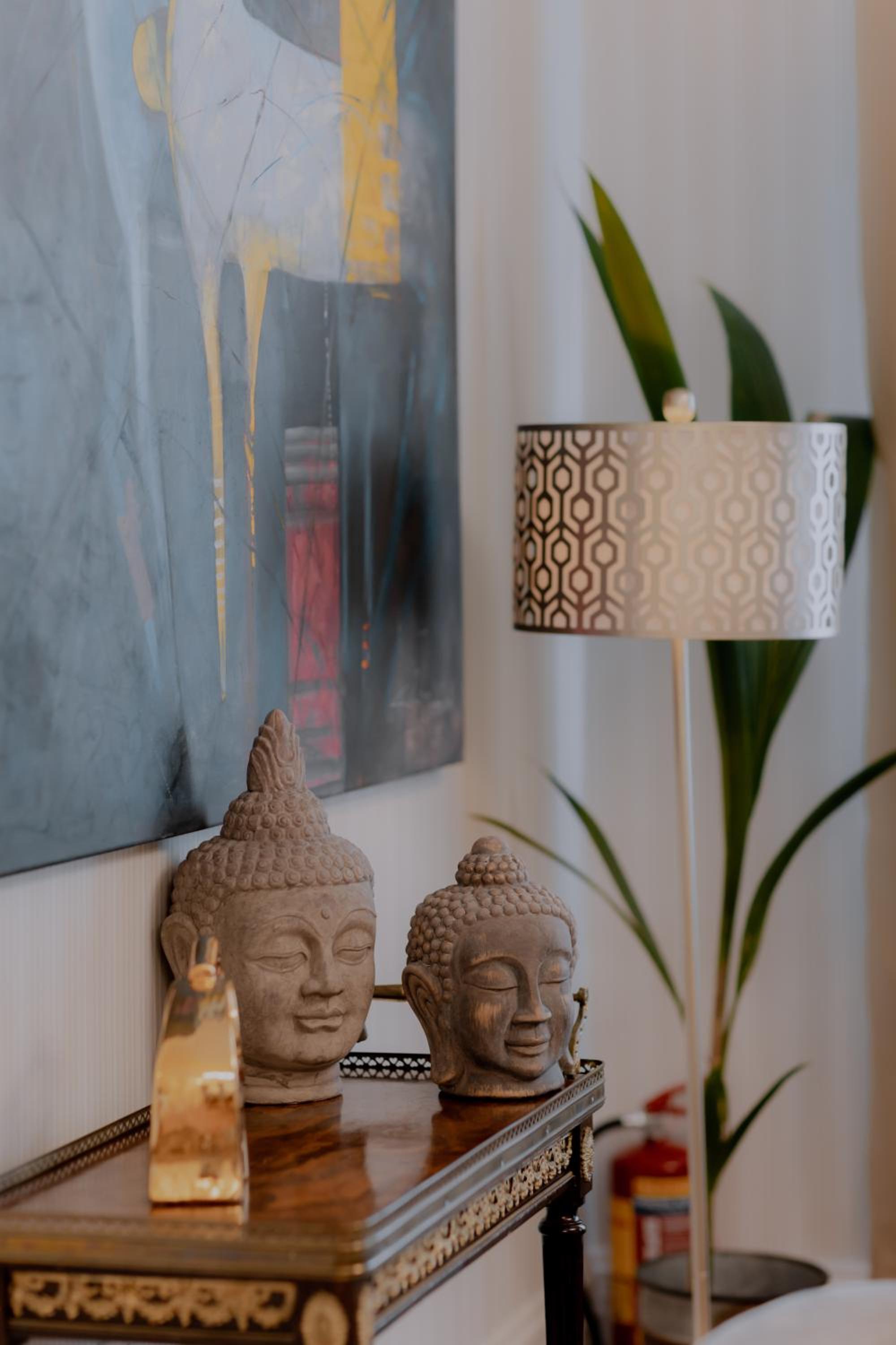 Executive Suite - Photo 23