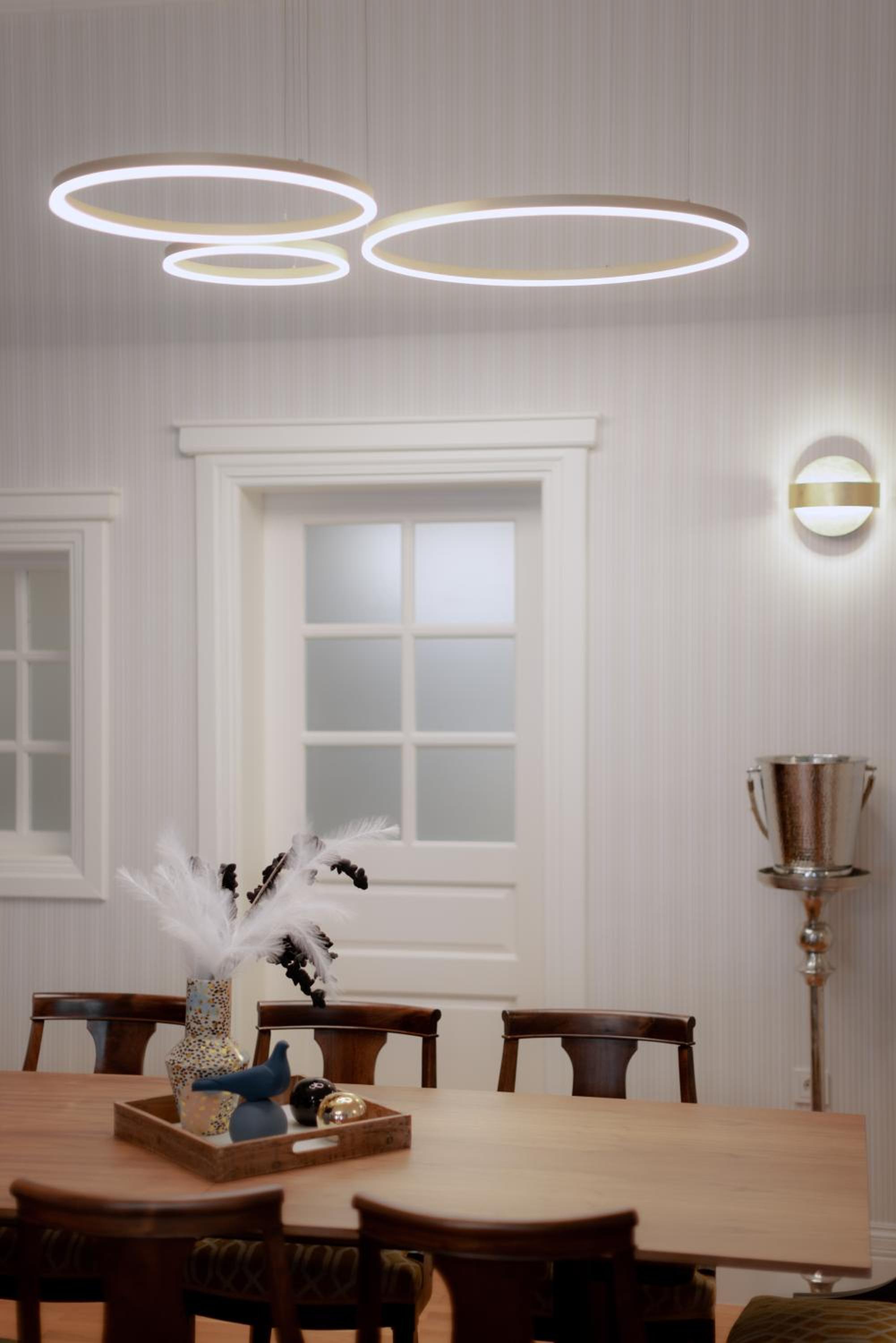 Executive Suite - Photo 12