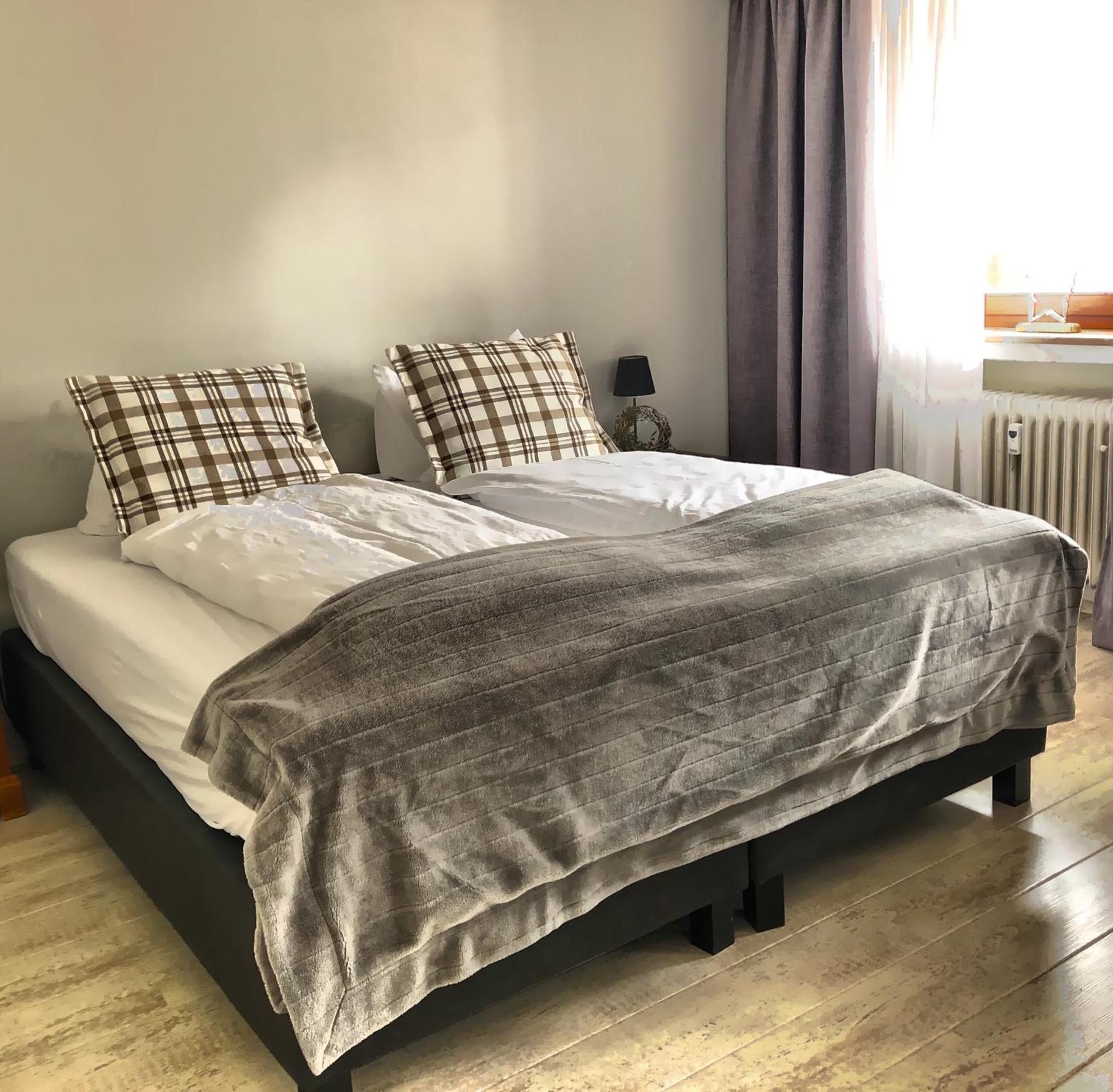 Budget Double Room - Teils im Nebengebäude (dogs allowed) photo 1