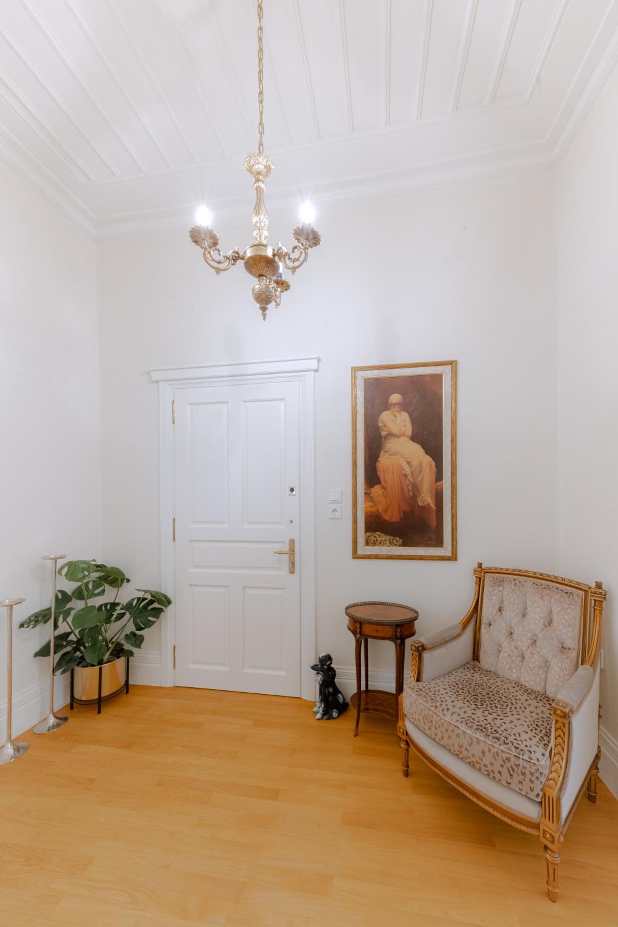 Executive Suite - Photo 9