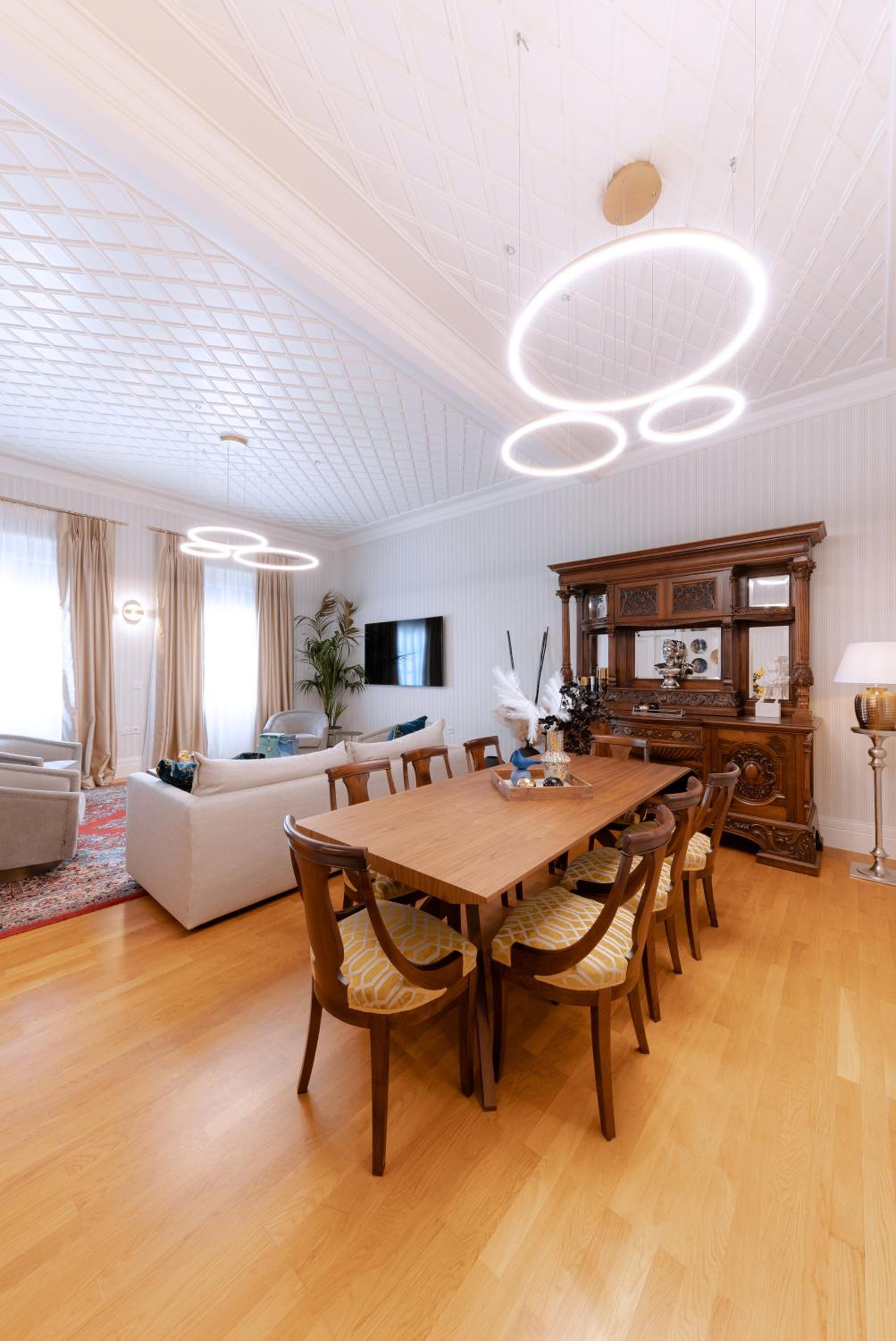 Executive Suite - Photo 22