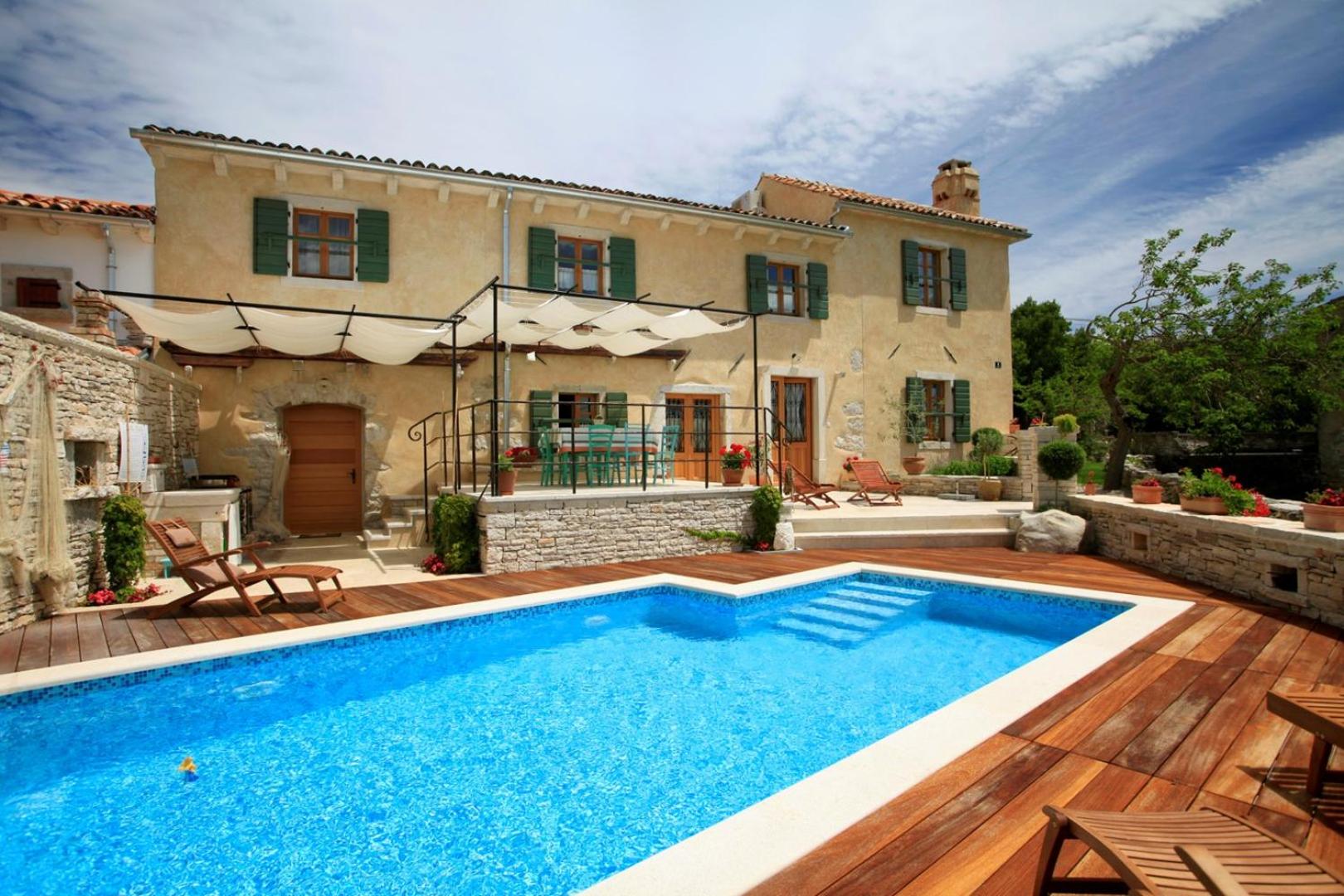Villa photo 3
