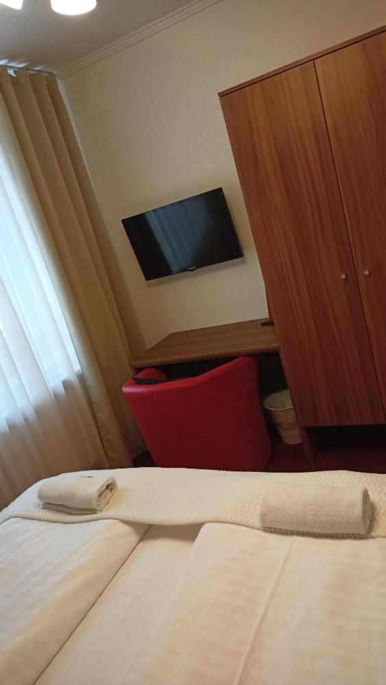 Double or Twin Room - Photo 3