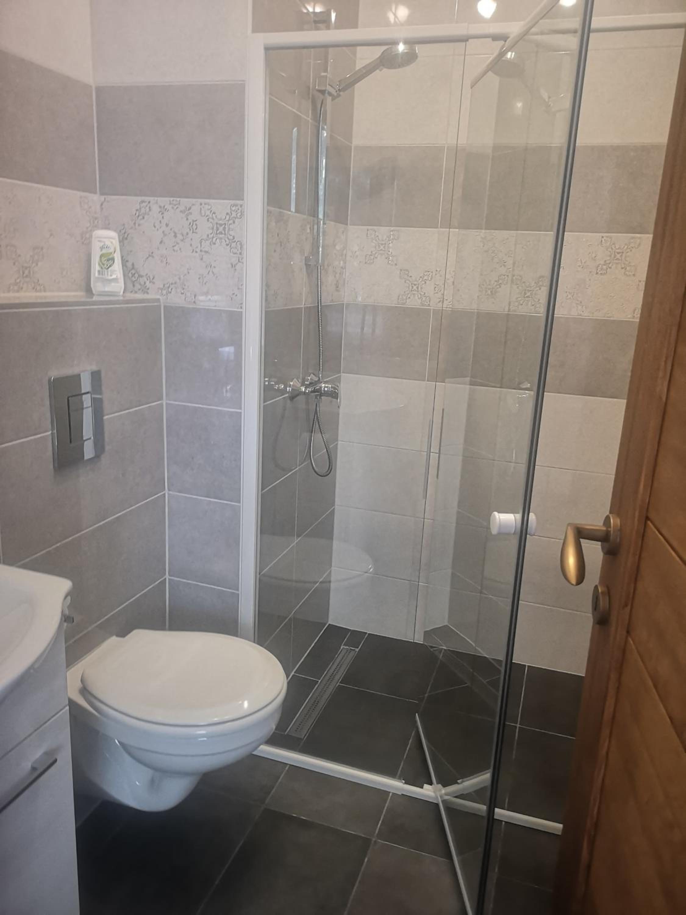 Standard Queen Room photo 2