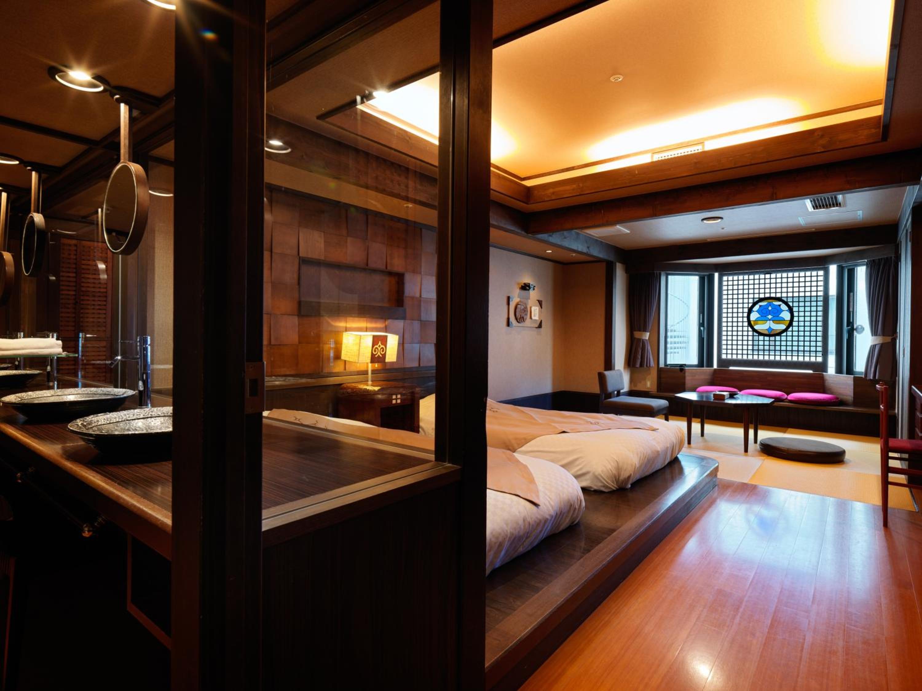 Room with Tatami Area with Ainu Style - Non-Smoking - Buffet Breakfast + Buffet Dinner Included - Photo 2
