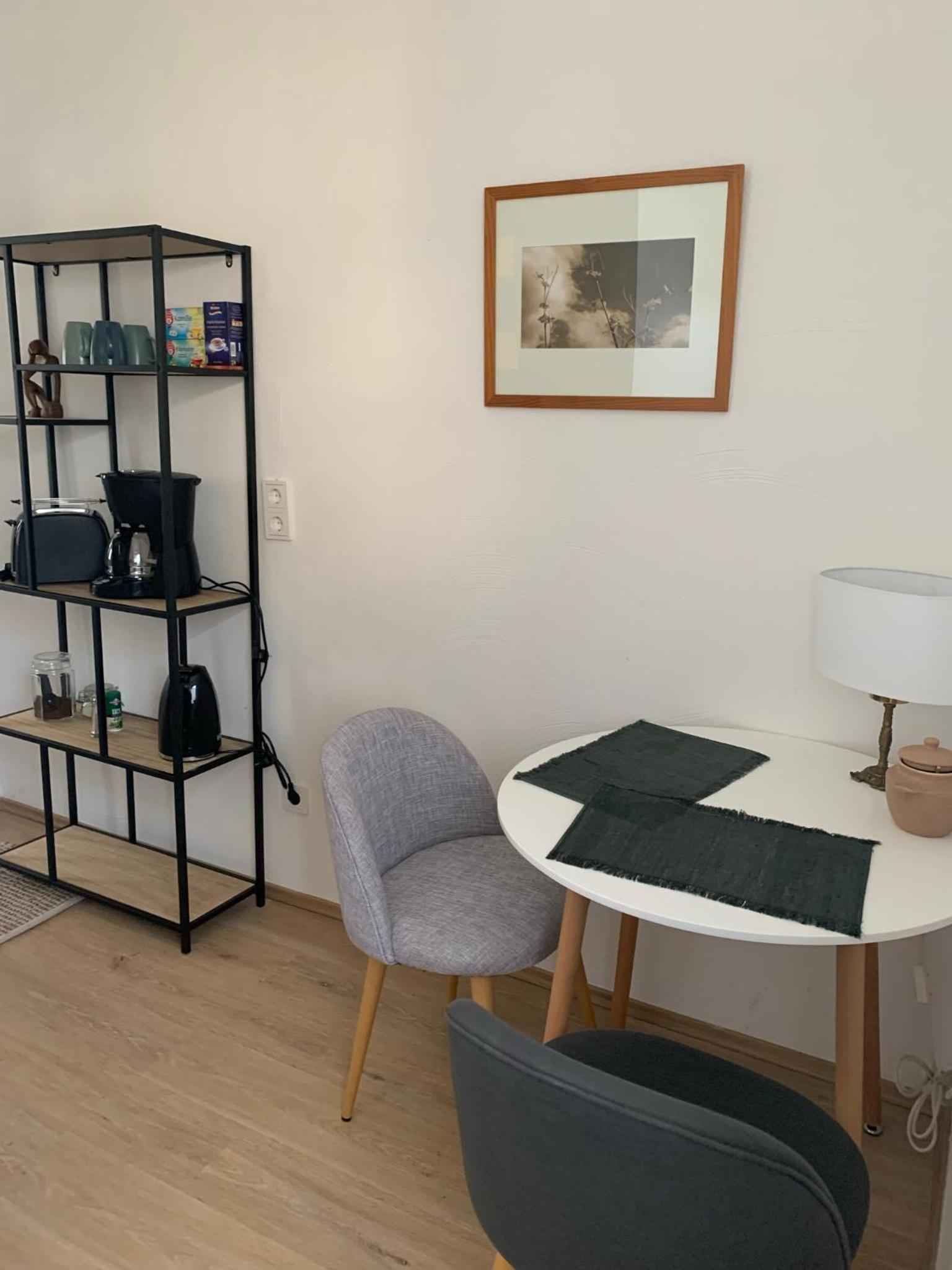 One-Bedroom Apartment - Photo 3