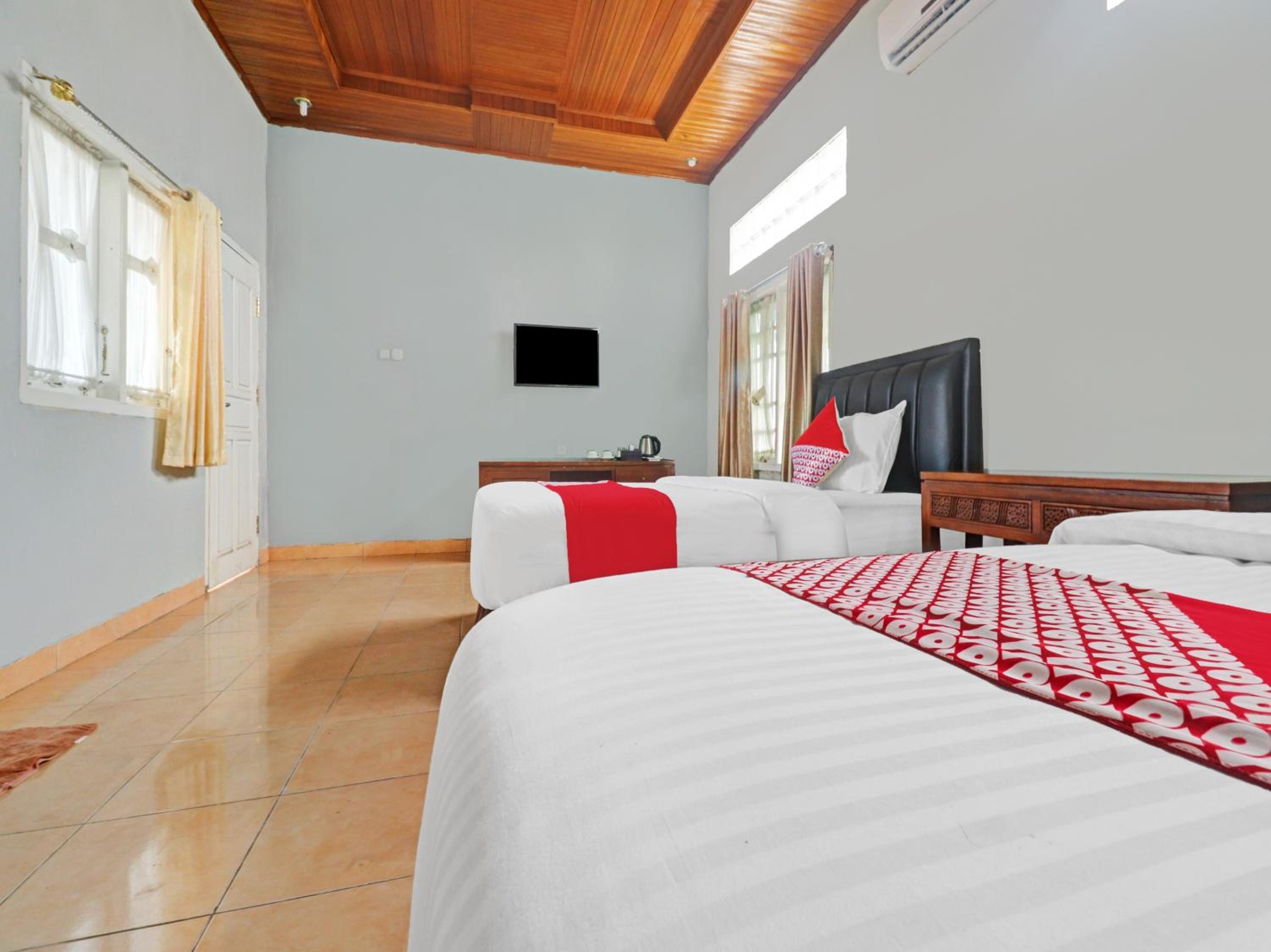 Delxue Twin Room photo 2