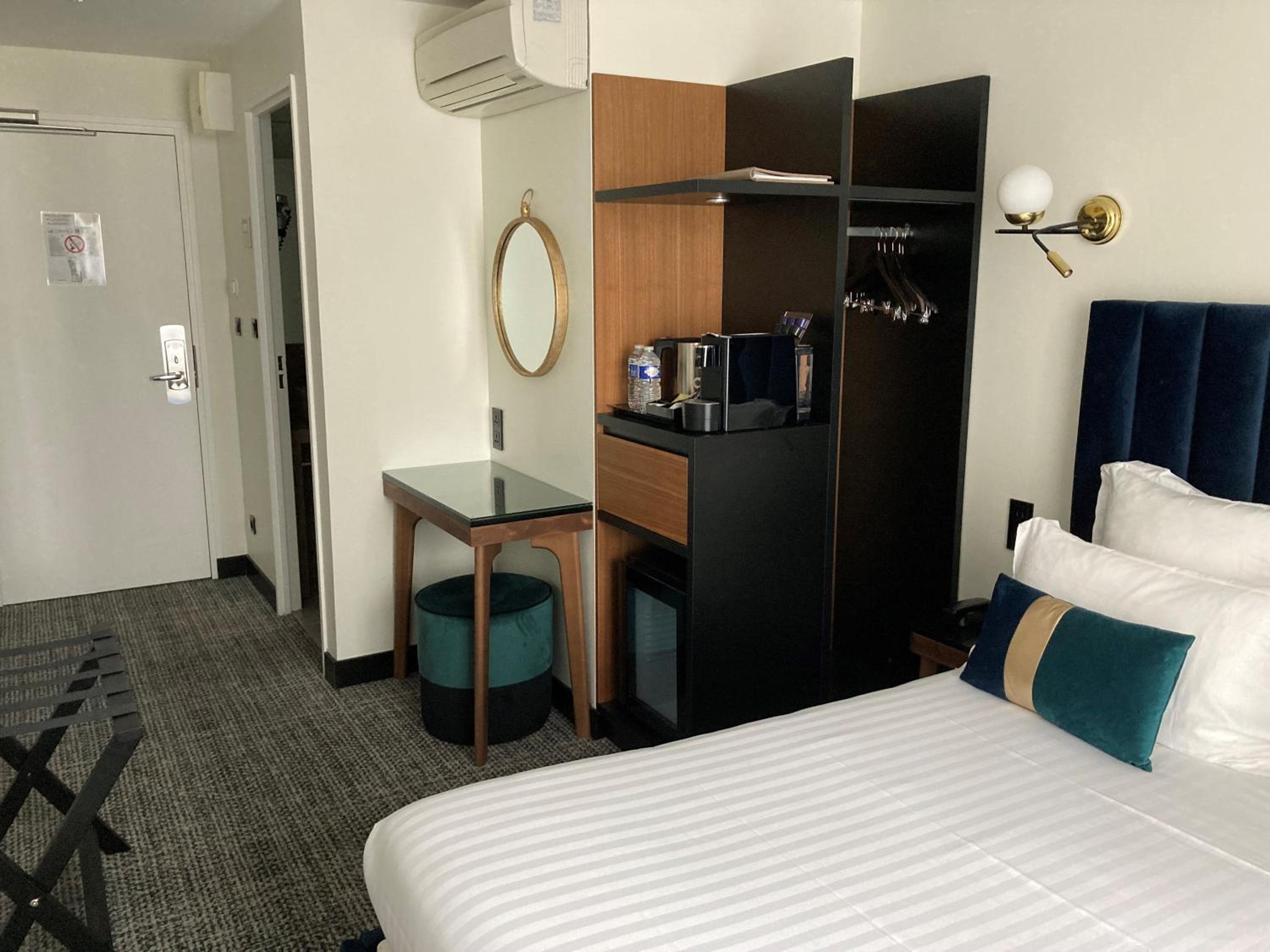 Confort Double Room thumbnail 5