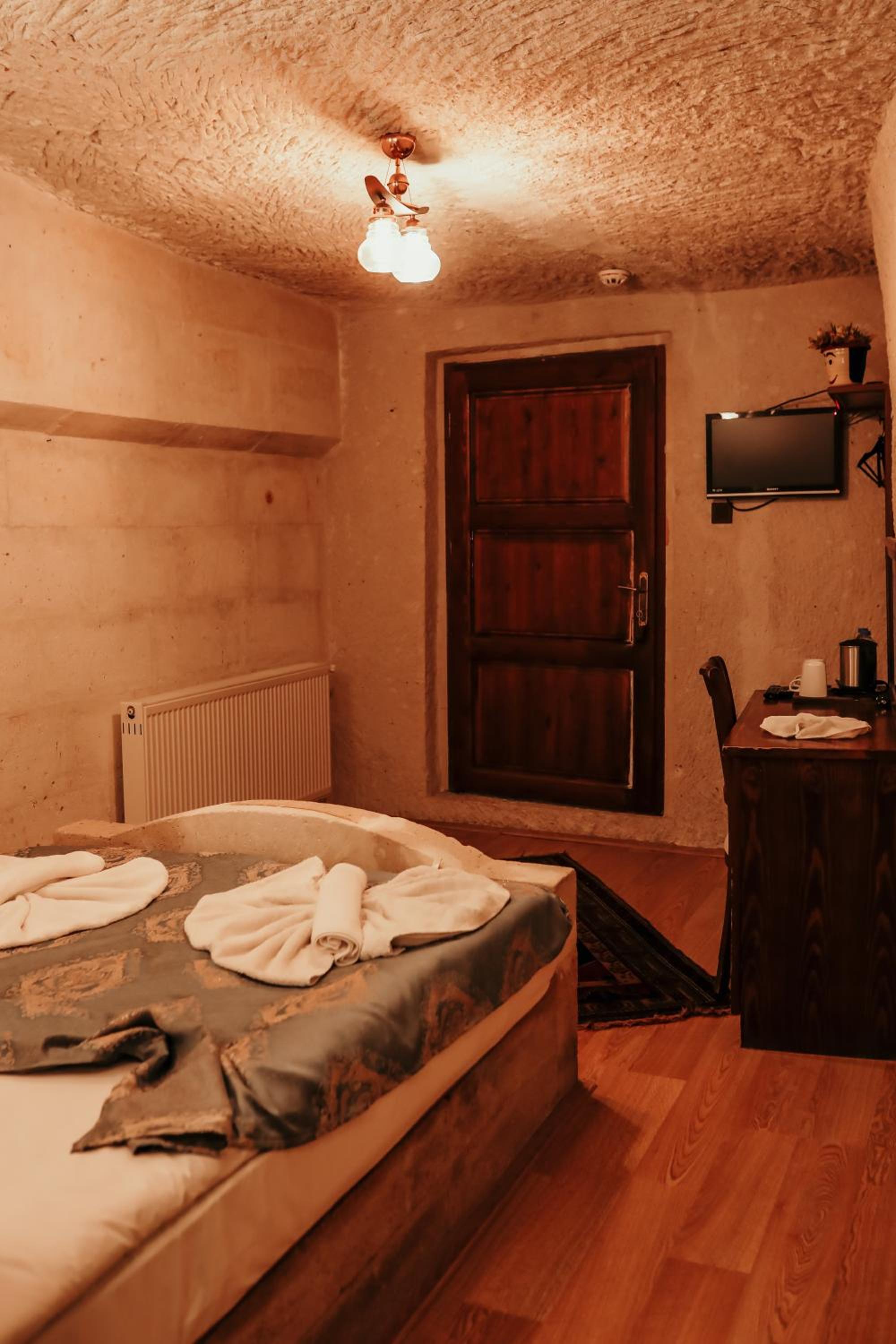 Standard Double Room - Photo 4