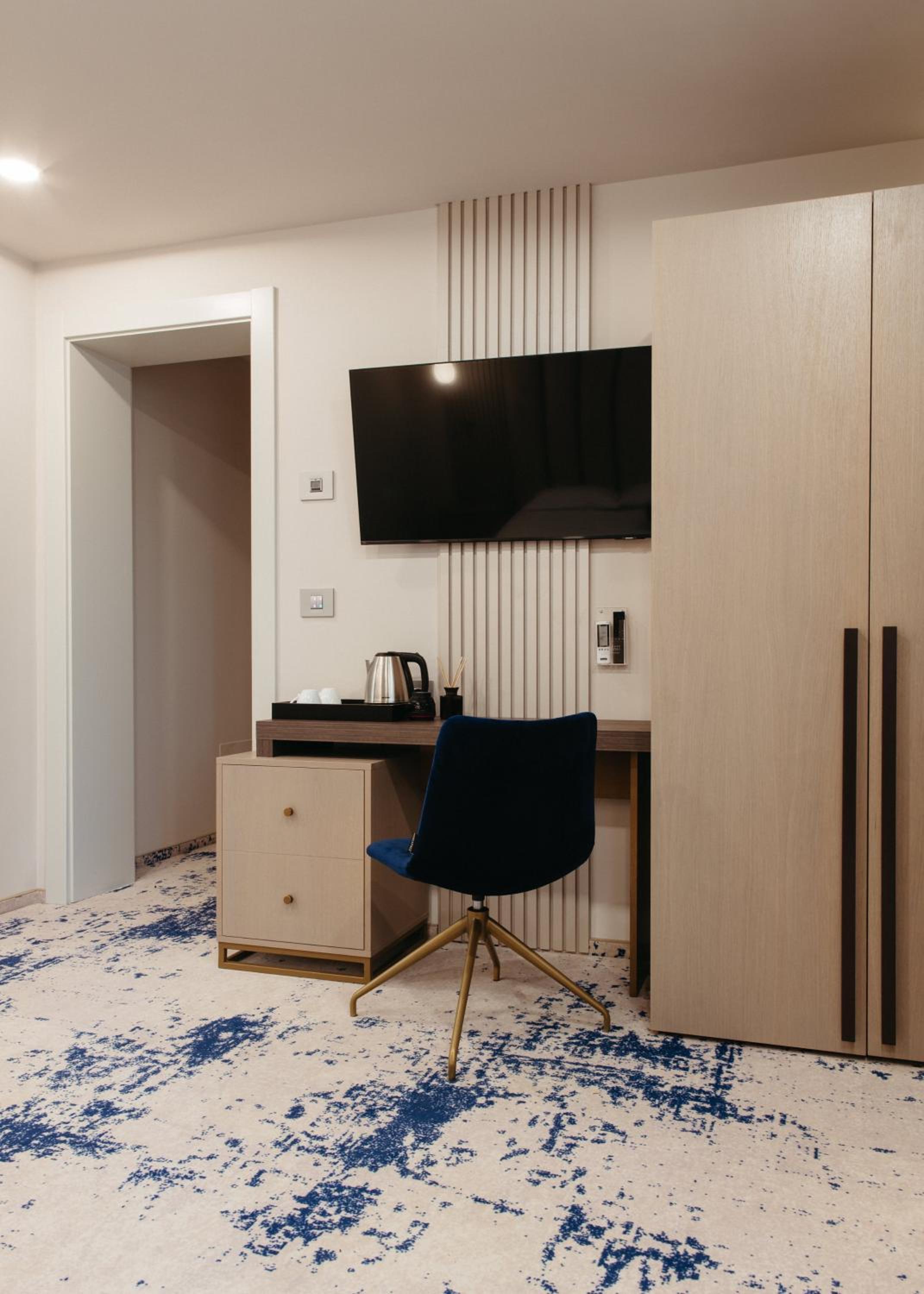 Double or Twin Room - Photo 2
