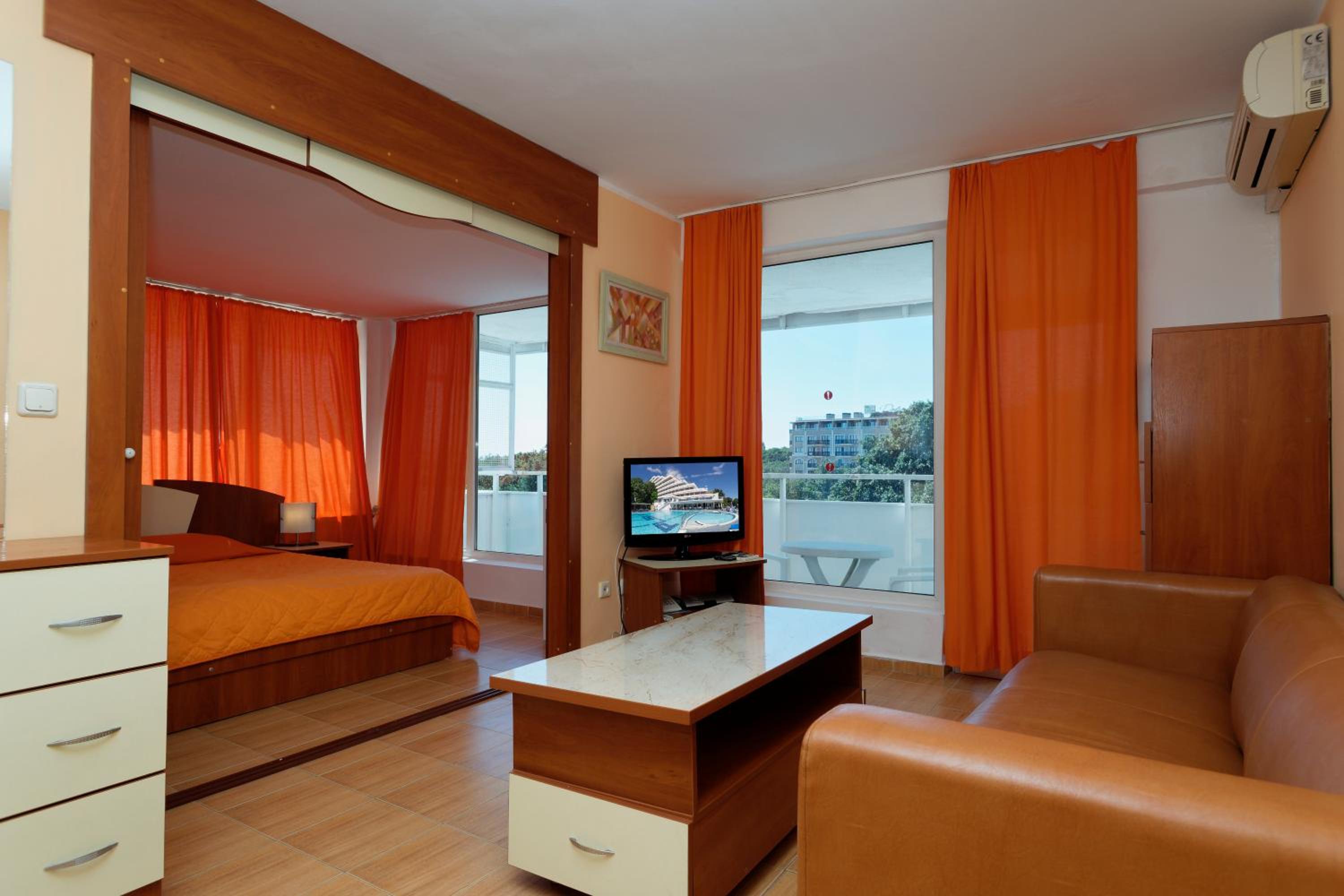 Apartment - Photo 4