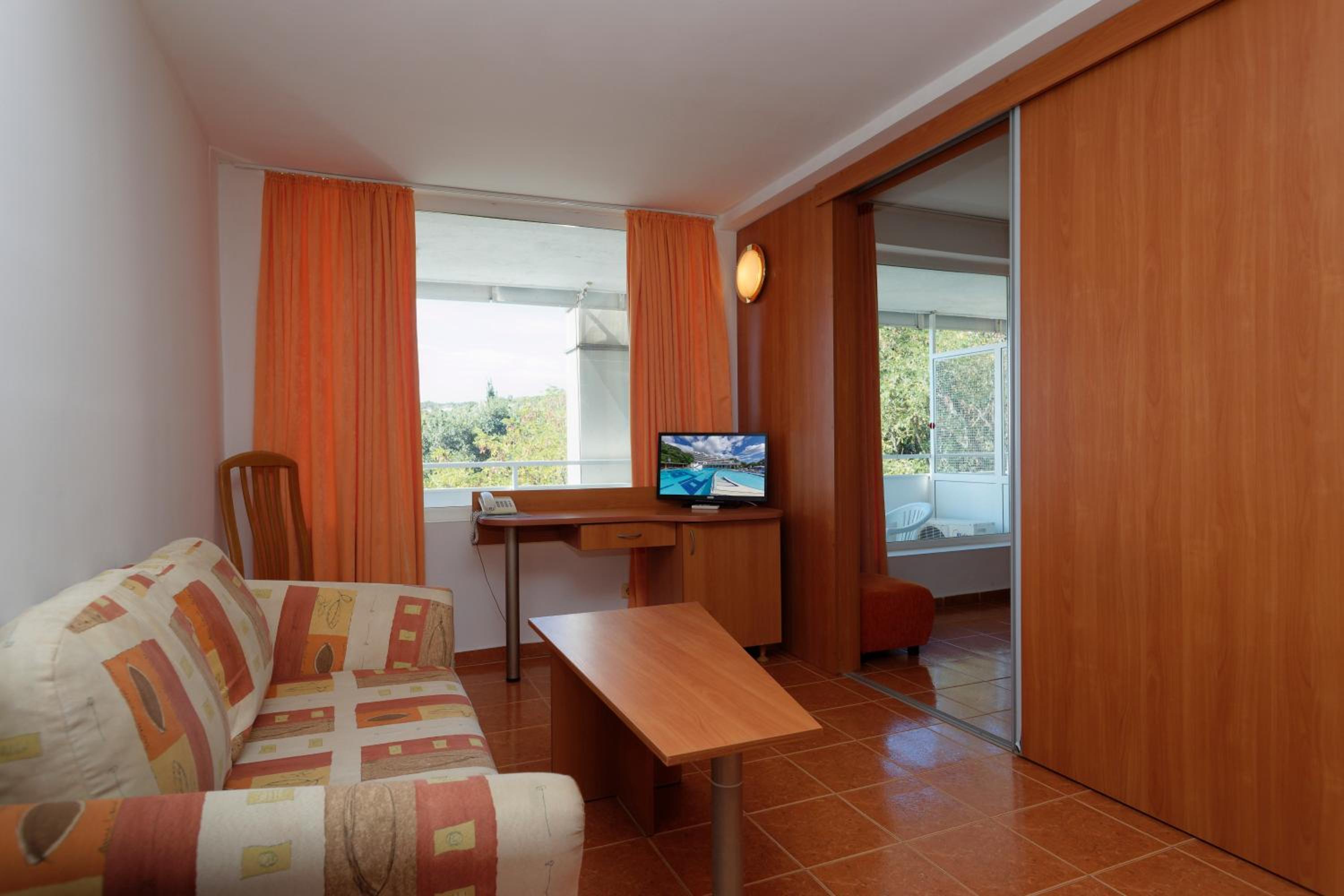 Apartment - Photo 2