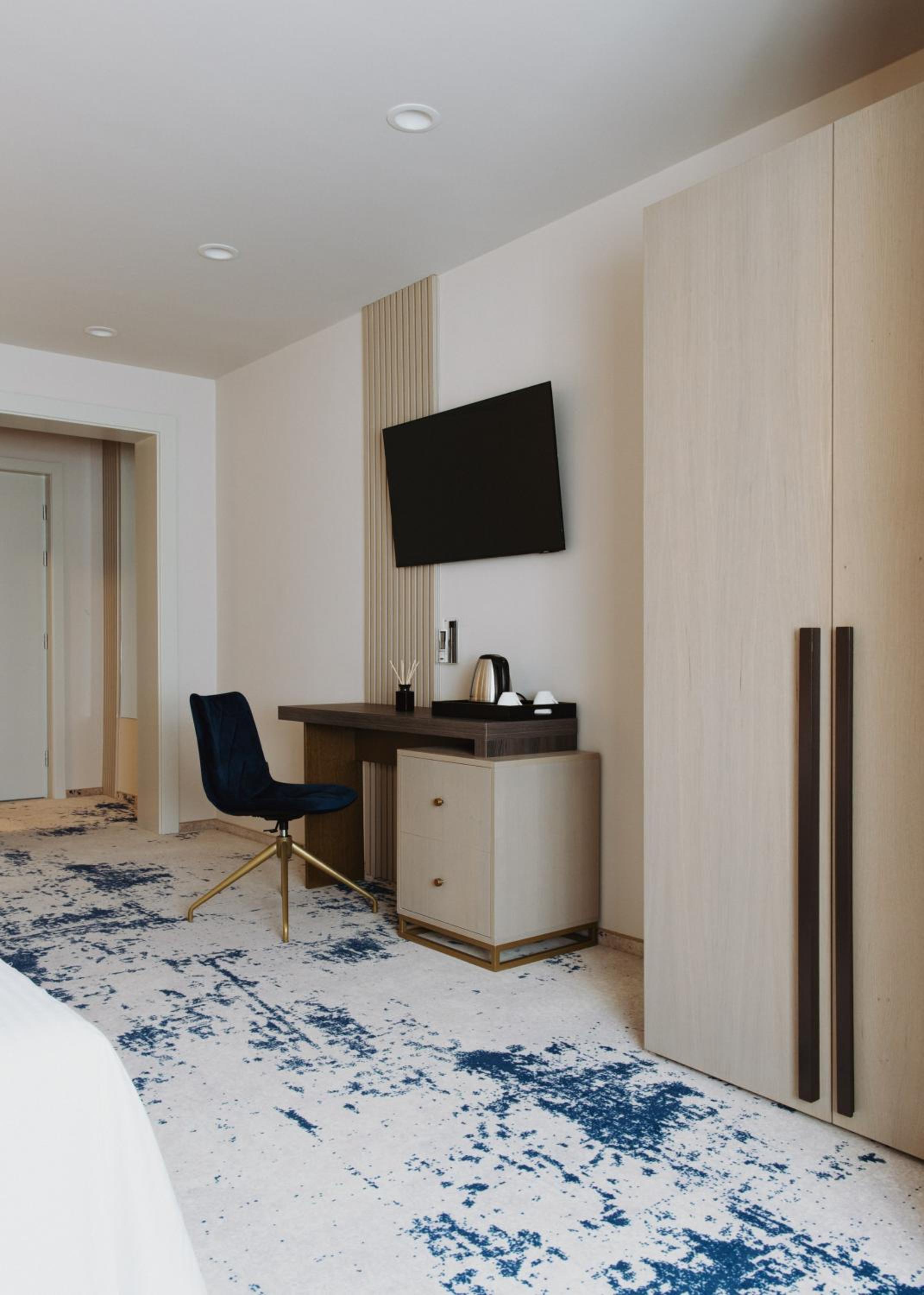Double Room with Extra Bed photo 2