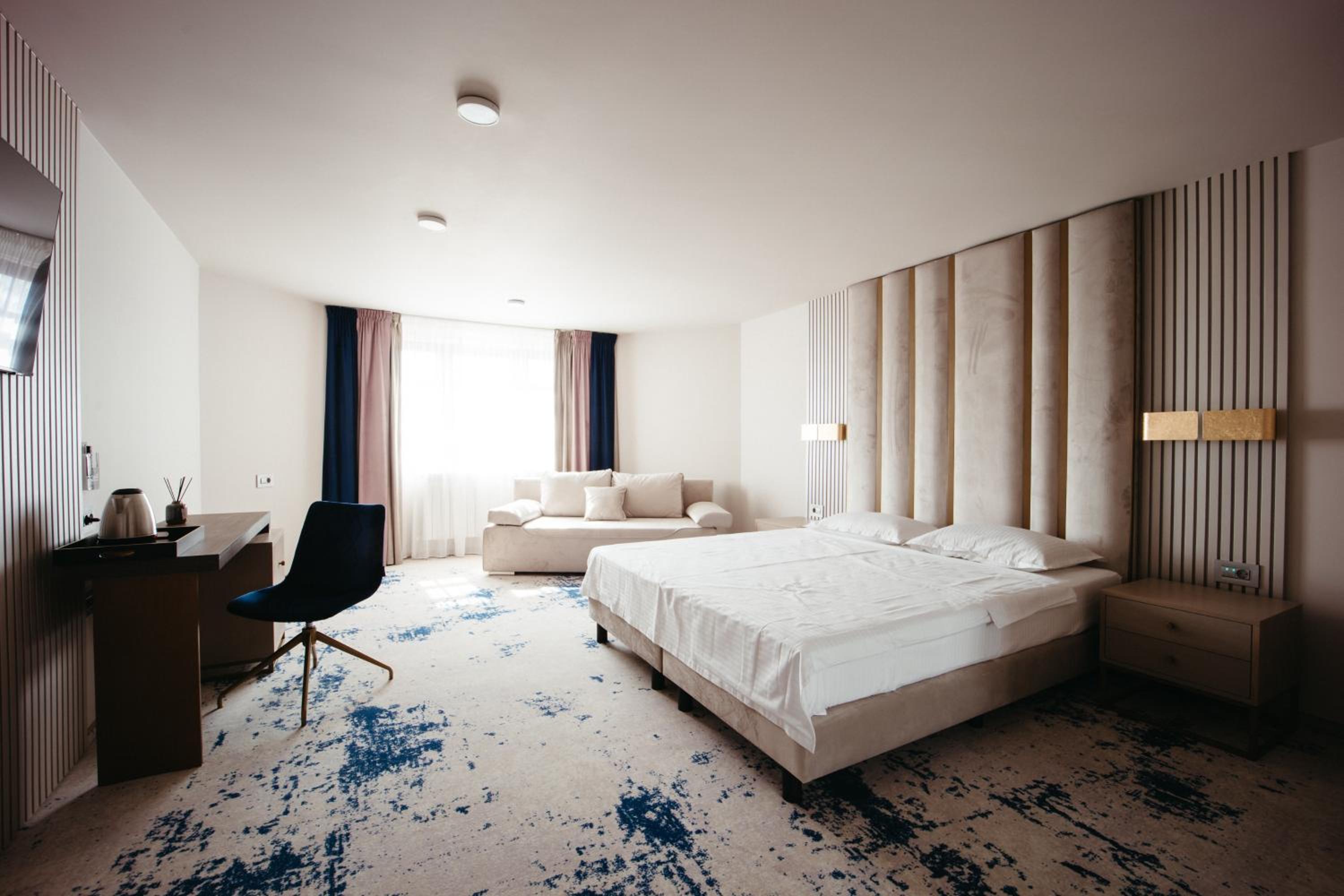 Double Room with Garden View - Photo 3