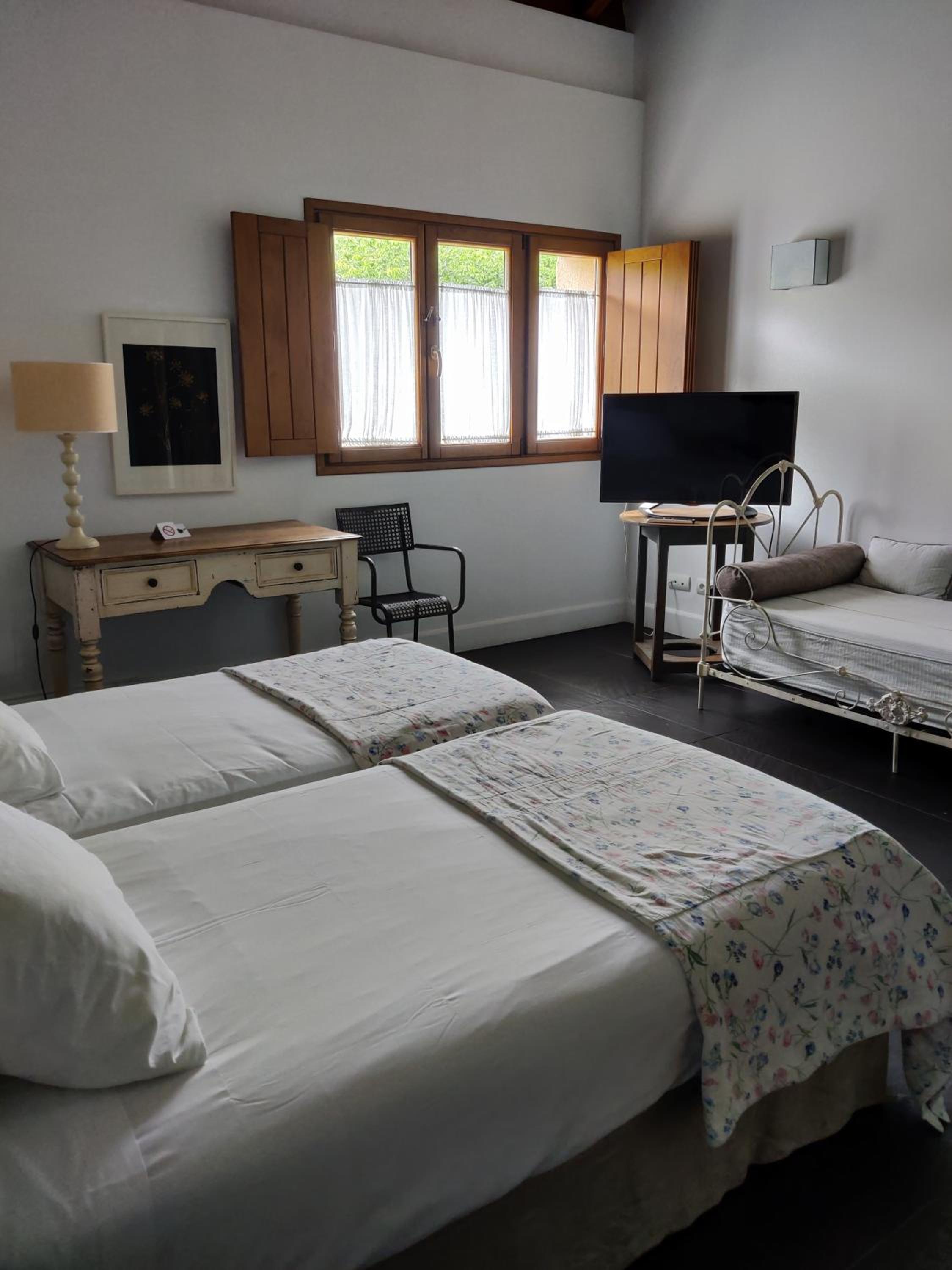 Double Or Twin Room photo 3