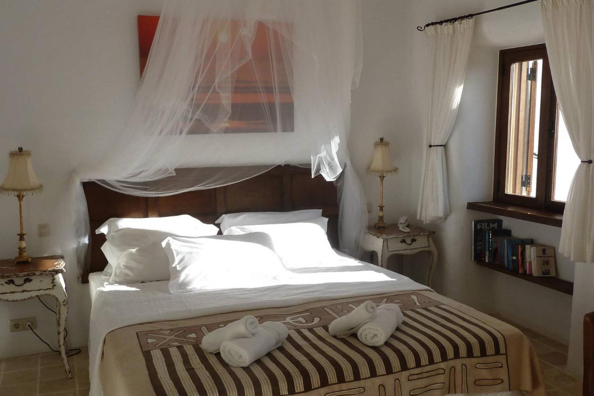 Superior Double or Twin Room with Pool View photo 3