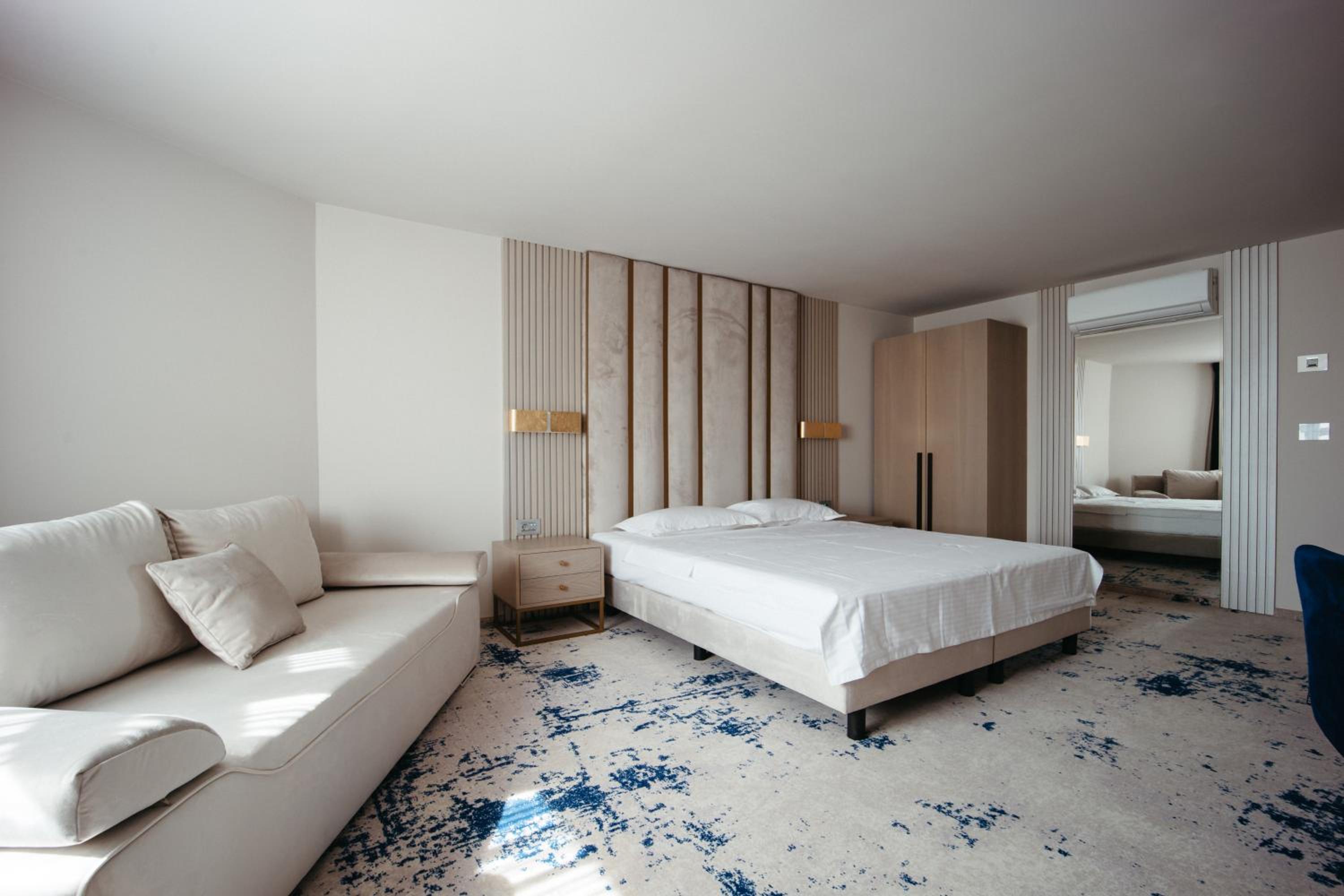 Double Room with Garden View - Photo 1