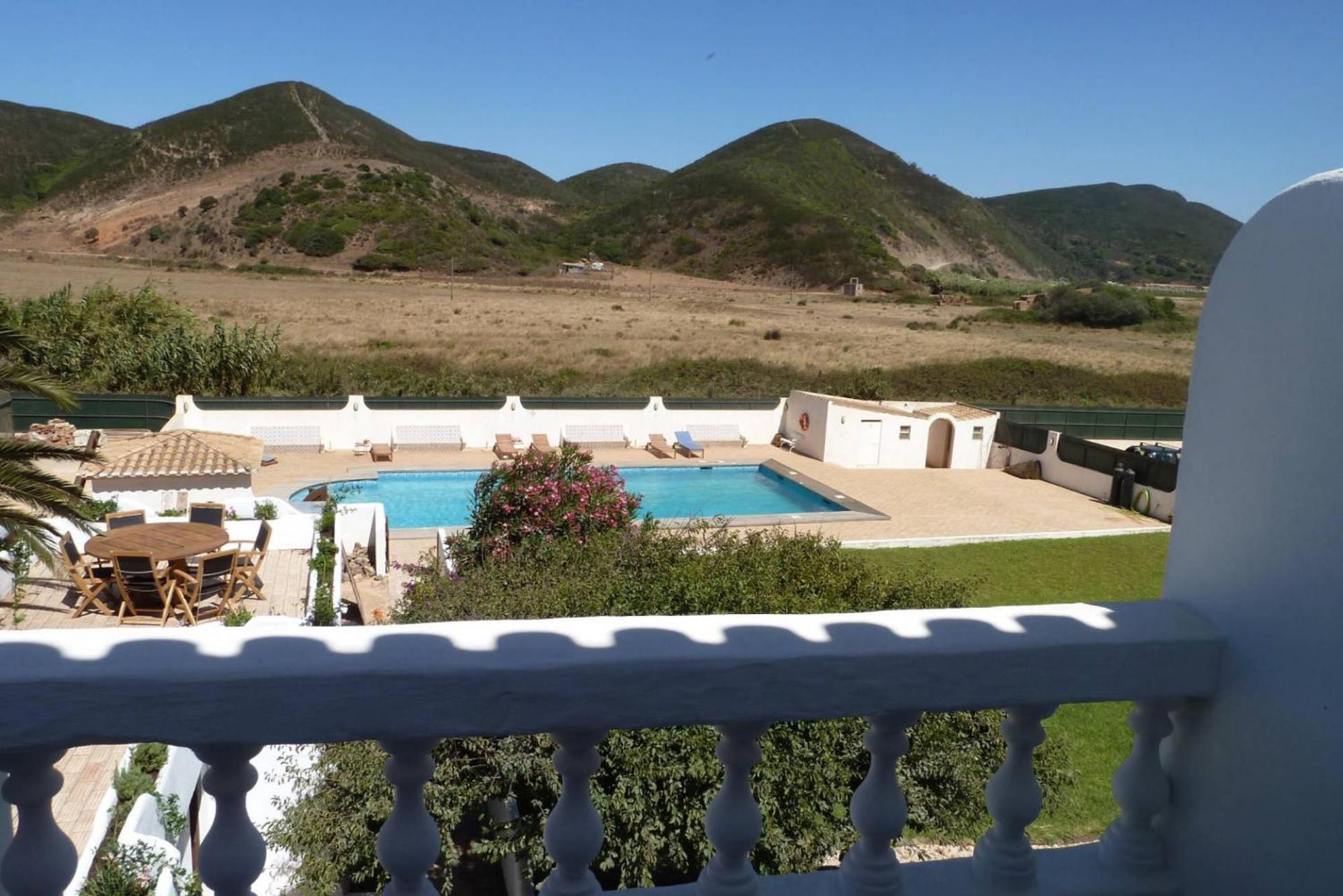 Superior Double or Twin Room with Pool View photo 2