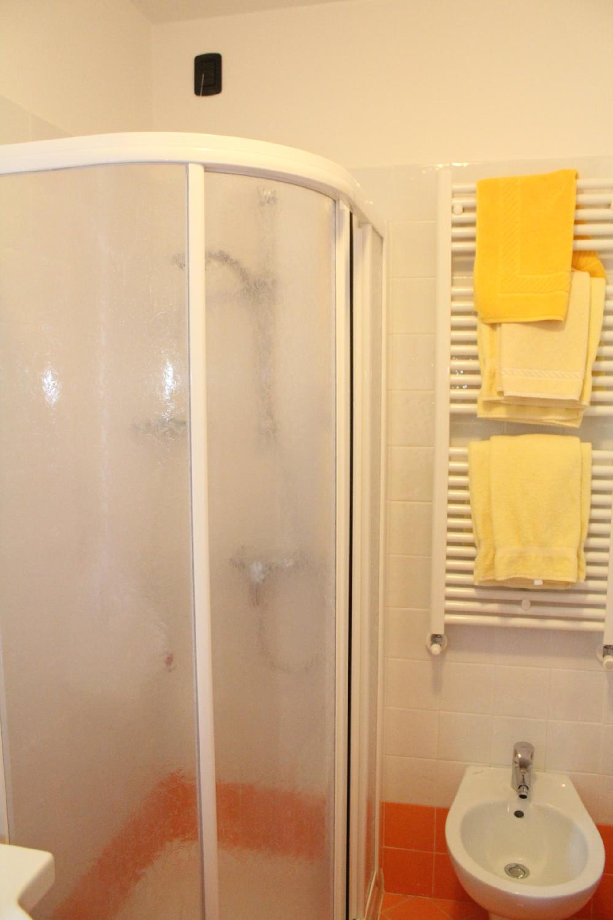 Double Room with Balcony - Photo 7