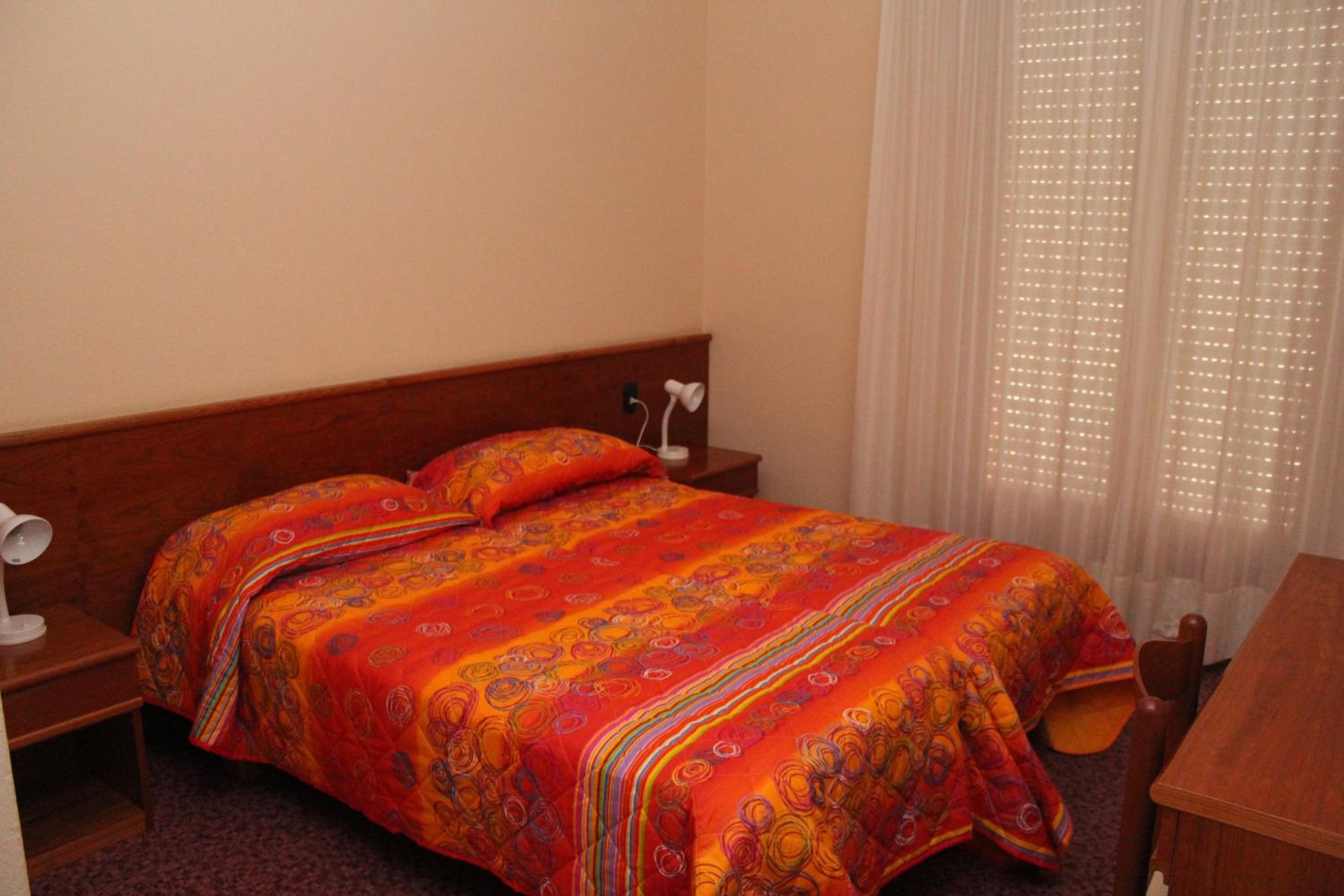 Double Room with Balcony - Photo 5