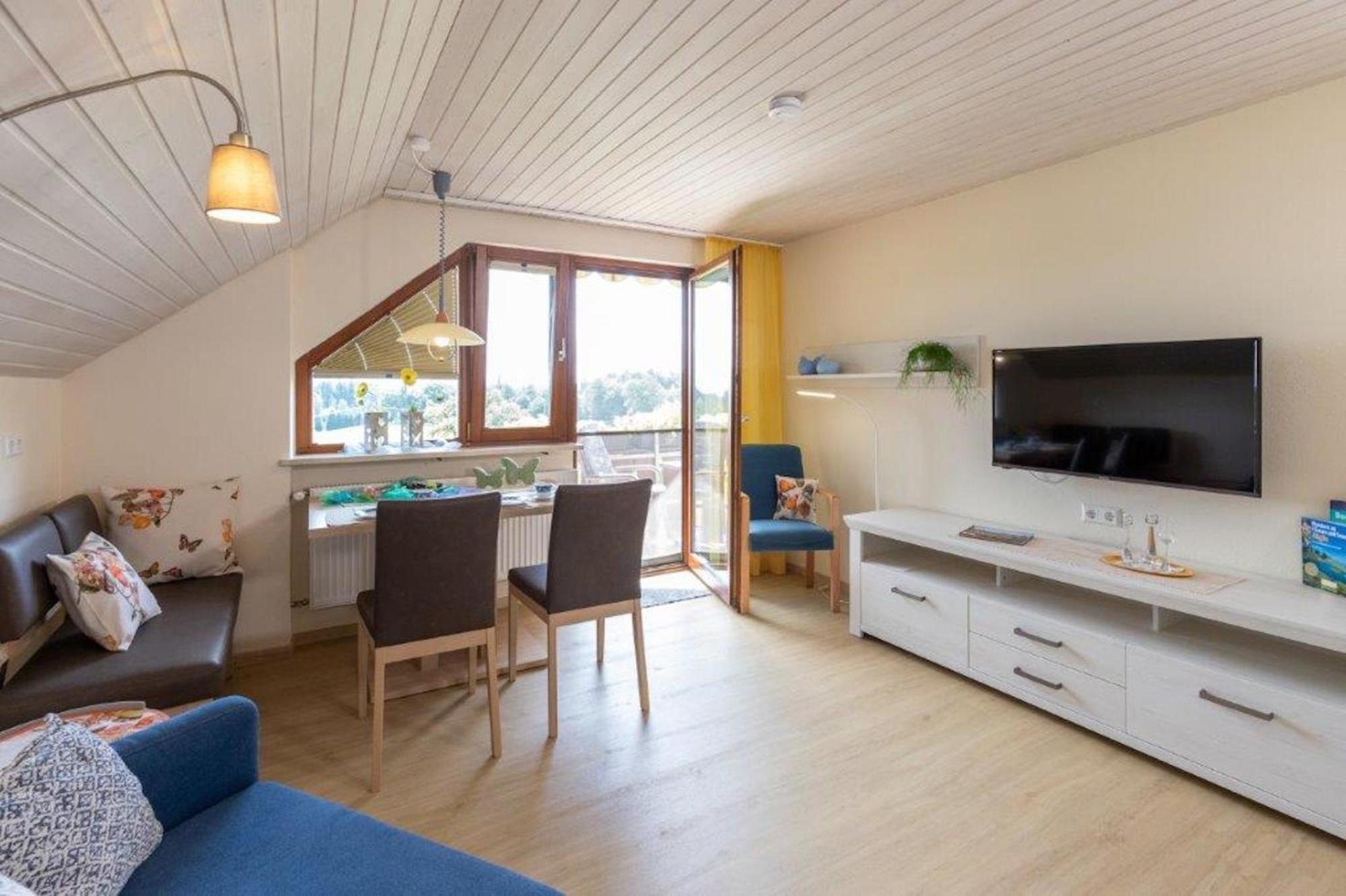Superior One-Bedroom Apartment with Balcony