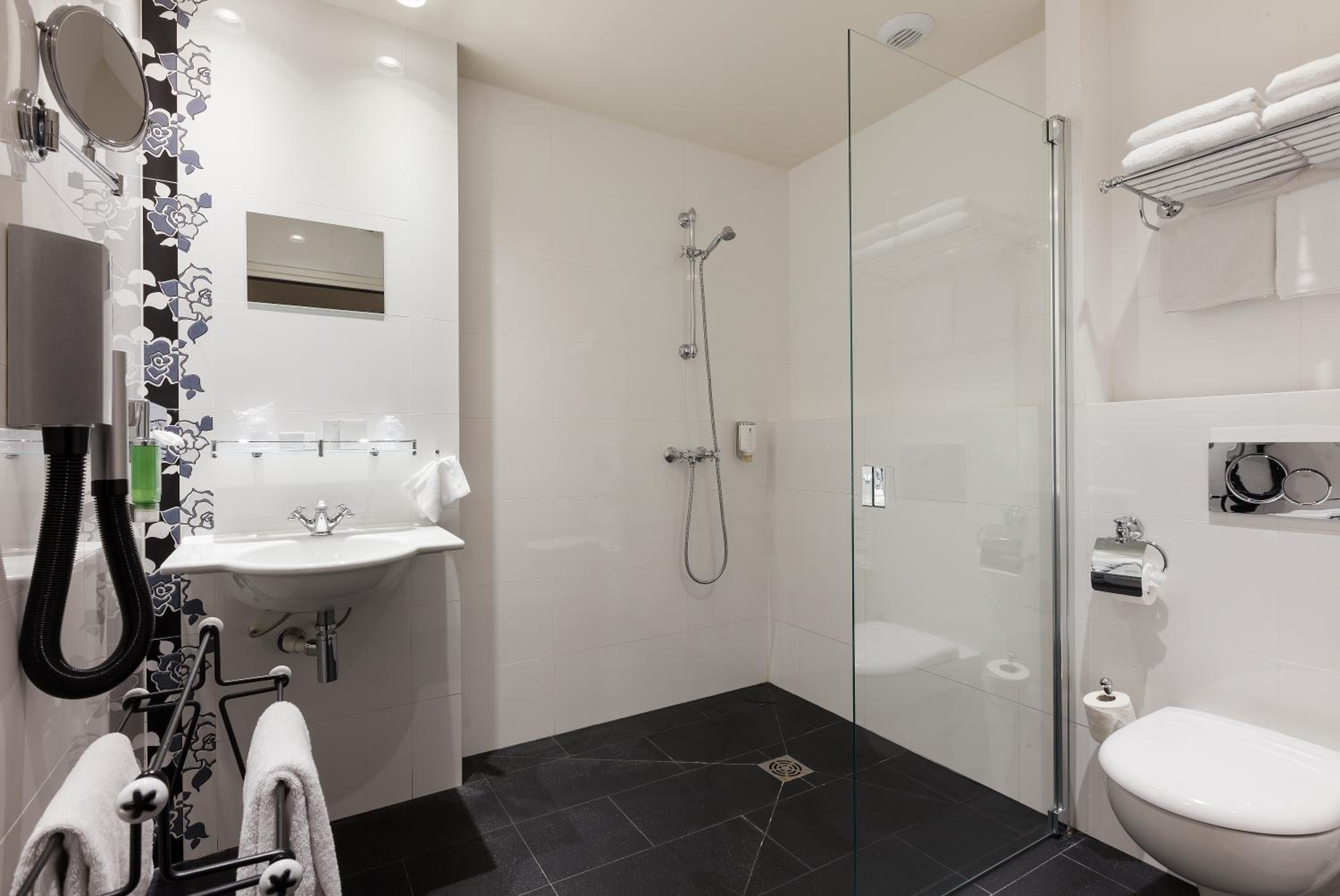 Superior Double Room with Two Single Beds - Non-Smoking photo 3
